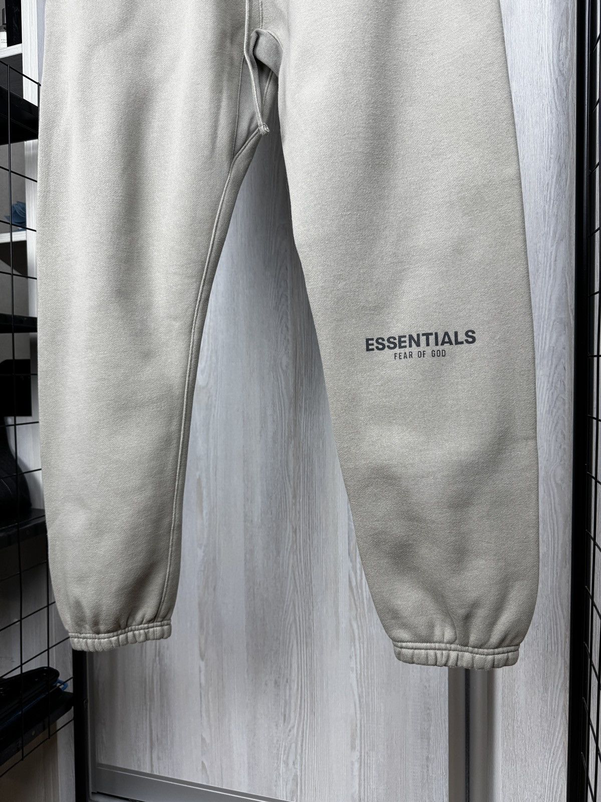 Fear of God Essentials Fear of God beige cotton sweatpants Size US 32 / EU 48 - 4 Thumbnail