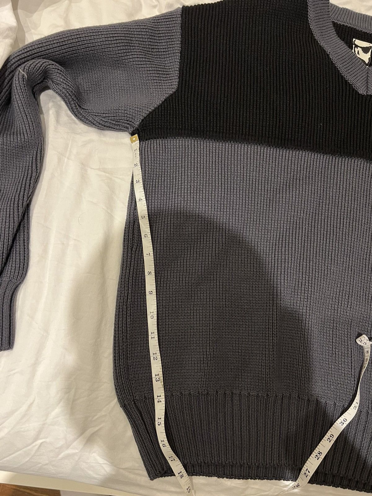 GR10K GR10K two-tone design V-neck jumper Wool Medium Black Grey Size US M / EU 48-50 / 2 - 17 Thumbnail