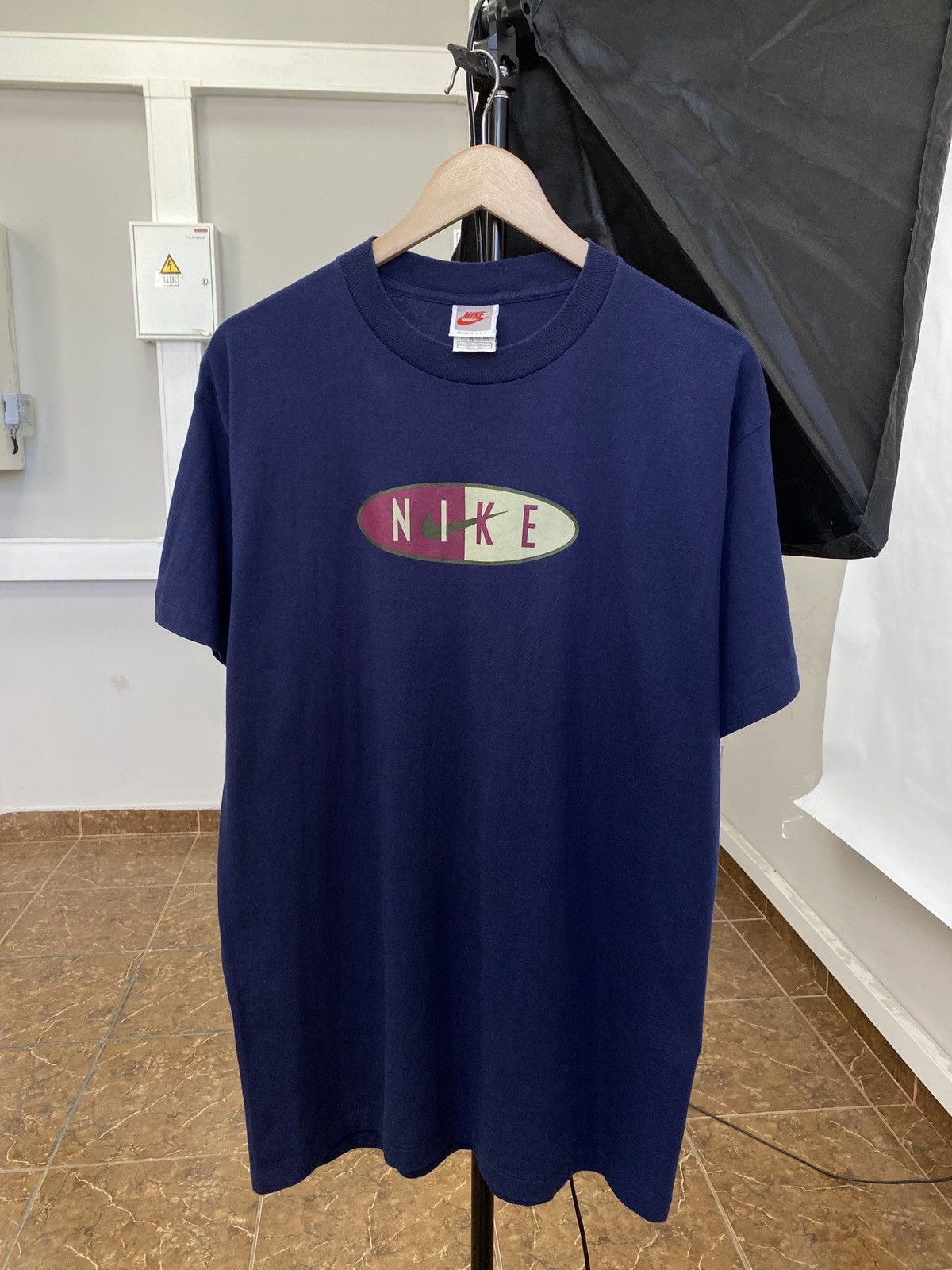 Nike 🇺🇸 Vintage 90s Nike Rare Made in USA T-Shirt Y2K Retro Hype Size US XL / EU 56 / 4 - 1 Thumbnail