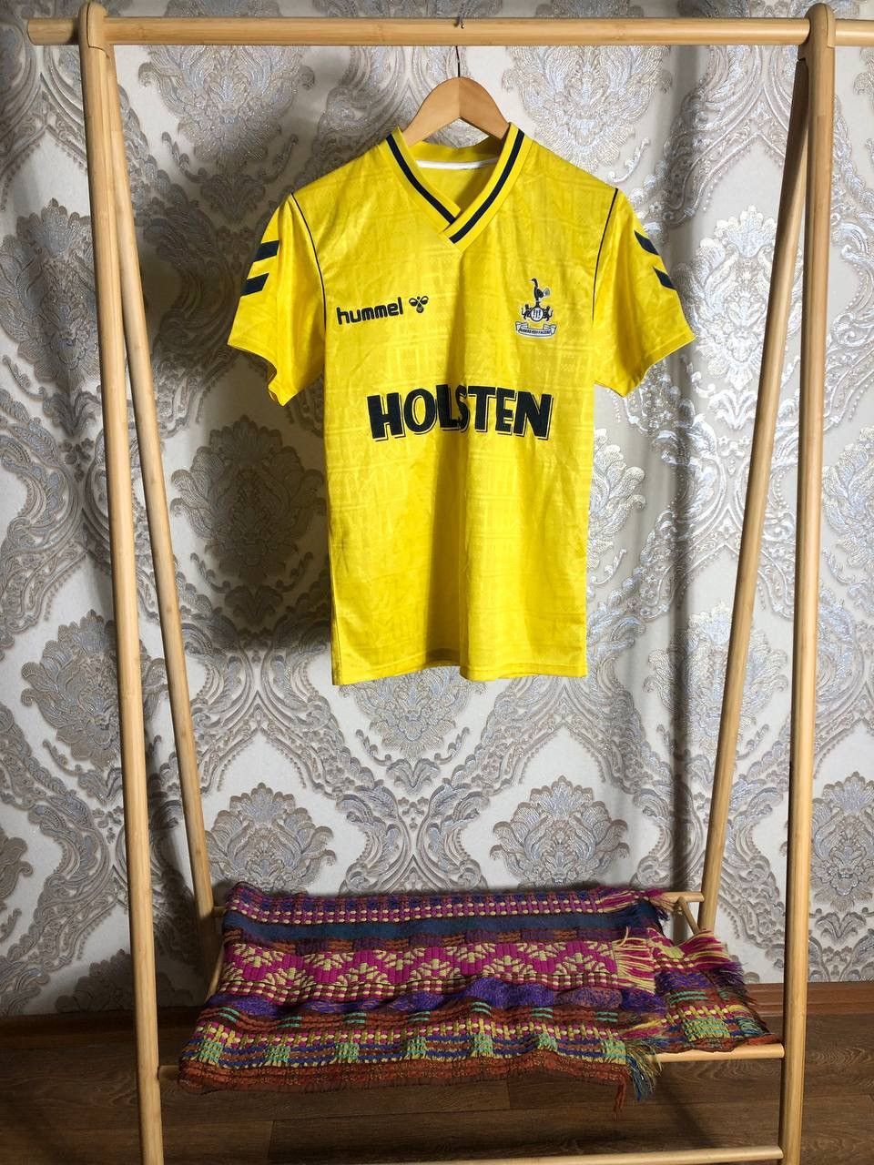 Hummel VINTAGE HUMMEL FC TOTTENHAM HOTSPUR ENGLAND SOCCER JERSEY Size US S / EU 44-46 / 1 - 1 Thumbnail