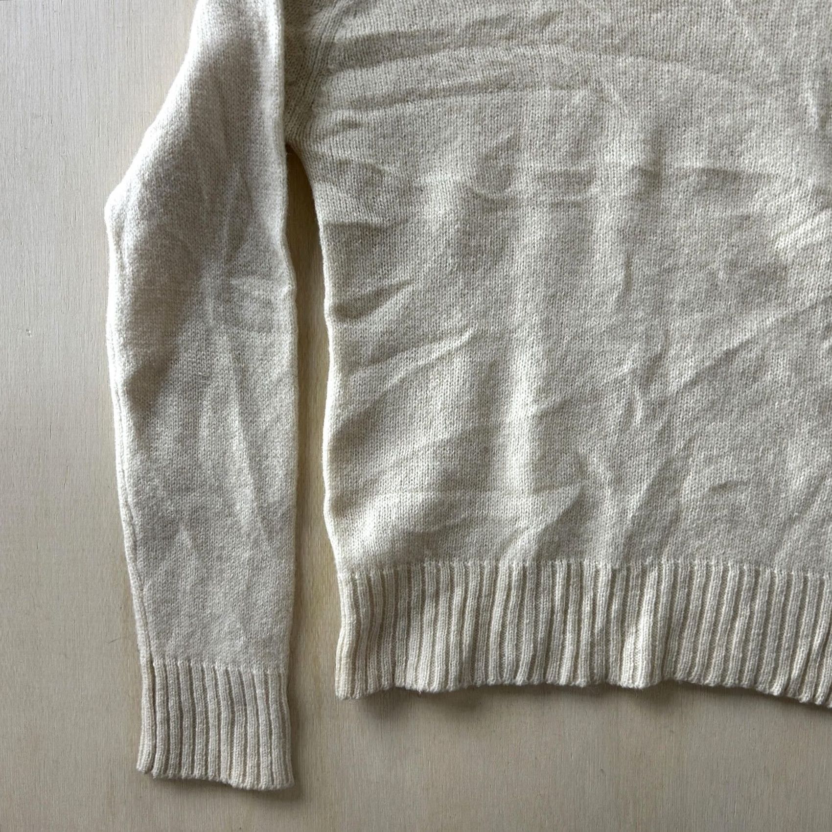 Vintage VINTAGE Honey Girl Sweater Juniors M Wool Crewneck Pullover Long Sleeve White/Off-White Size M / US 6-8 / IT 42-44 - 3 Thumbnail