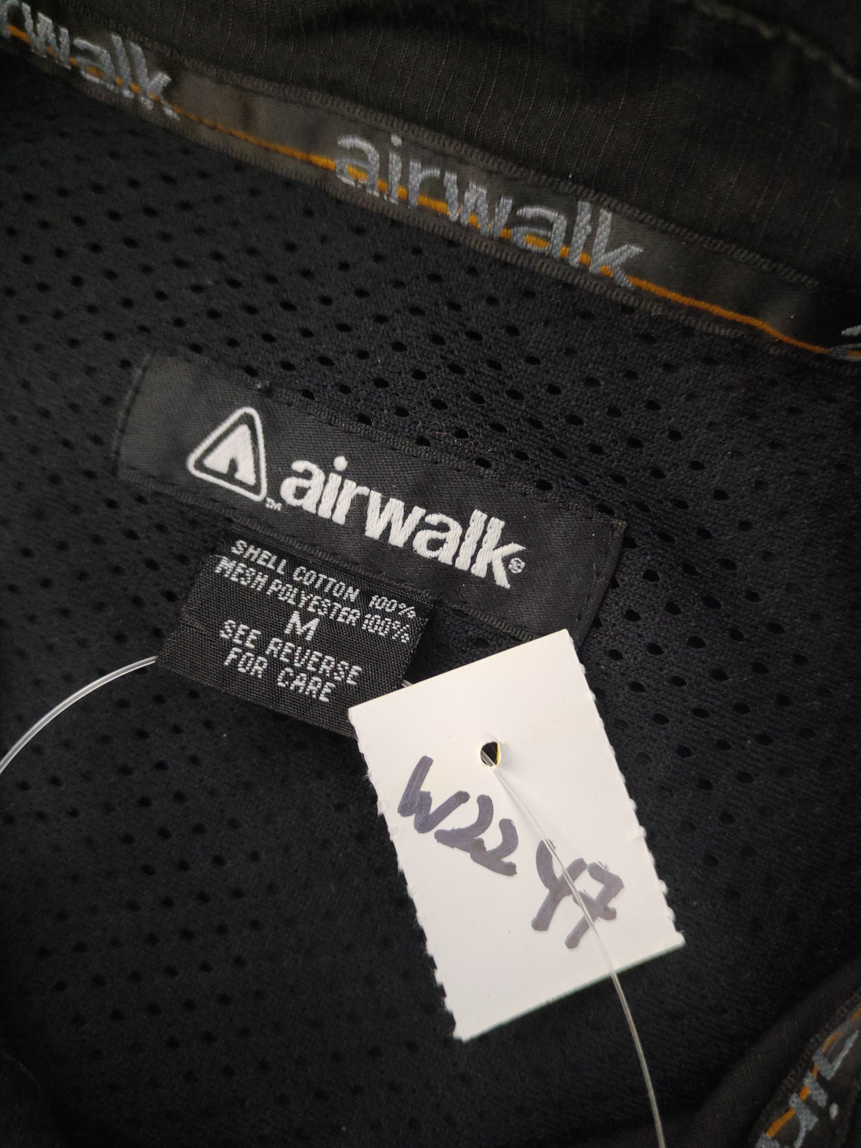 Airwalk × Vintage Airwalk Black Button Up Shirts #W2247 Size US M / EU 48-50 / 2 - 14 Thumbnail