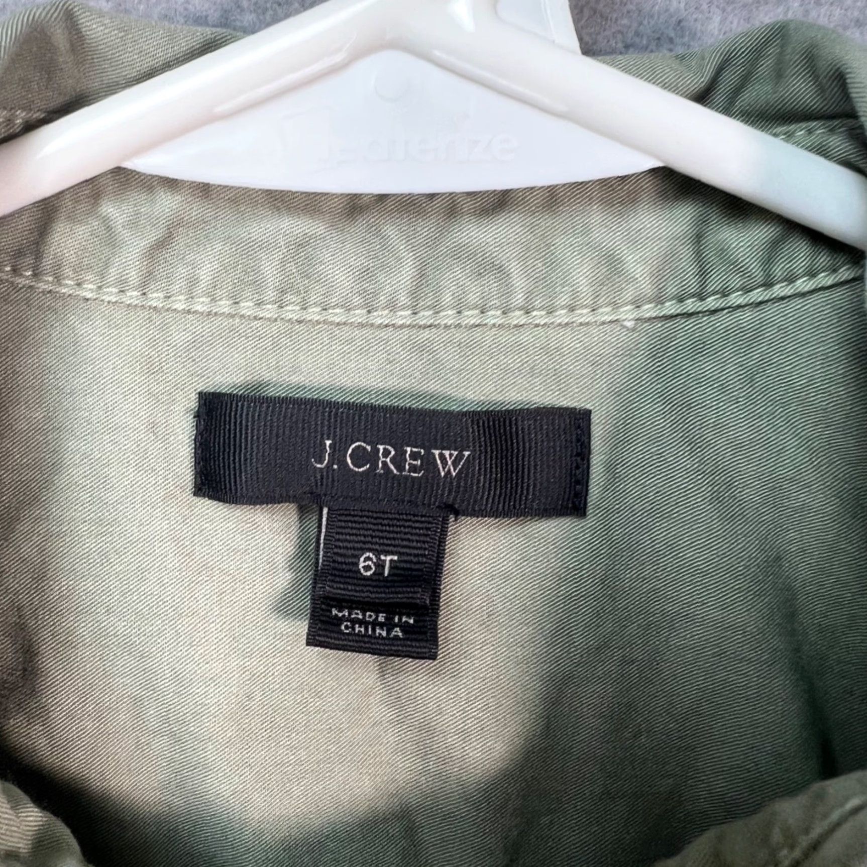 J.Crew J. Crew Button-Up Shirt Womens 6 Tall Olive Green 100% Cotton Pockets Ruched Short Sleeve Casual Vintage No Size M / US 6-8 / IT 42-44 - 3 Thumbnail
