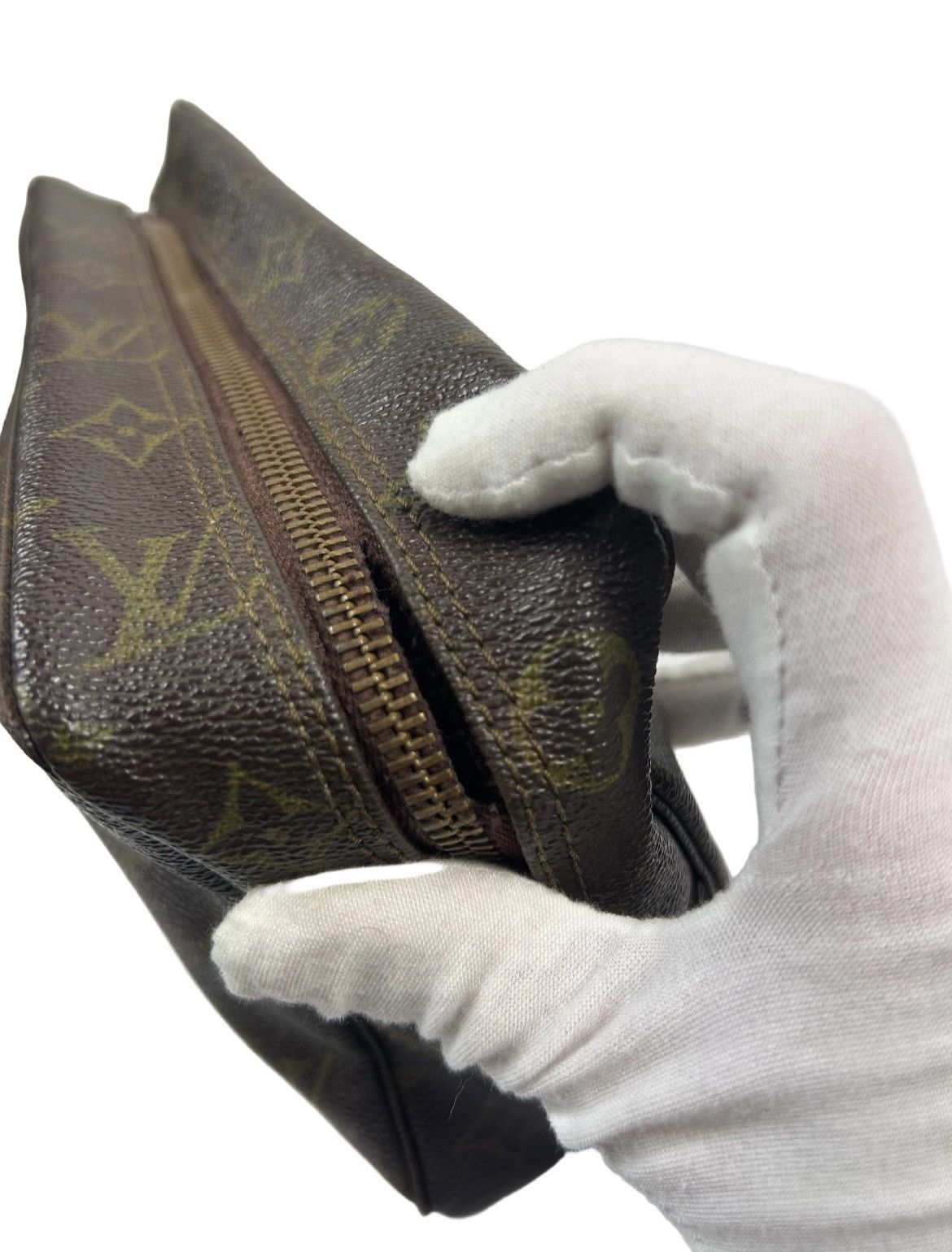 Louis Vuitton Louis Vuitton Monogram Toiletry Bag Size ONE SIZE - 5 Thumbnail