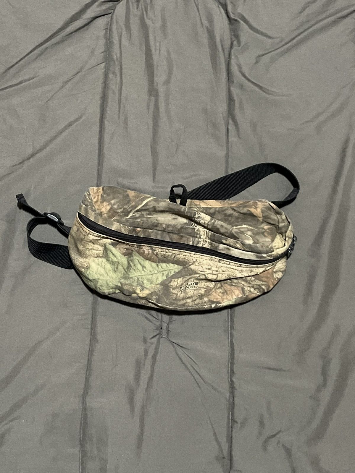 Vintage Vintage Camo Hunter’s Specialties Side Bag / FannyPack Size ONE SIZE - 1 Thumbnail
