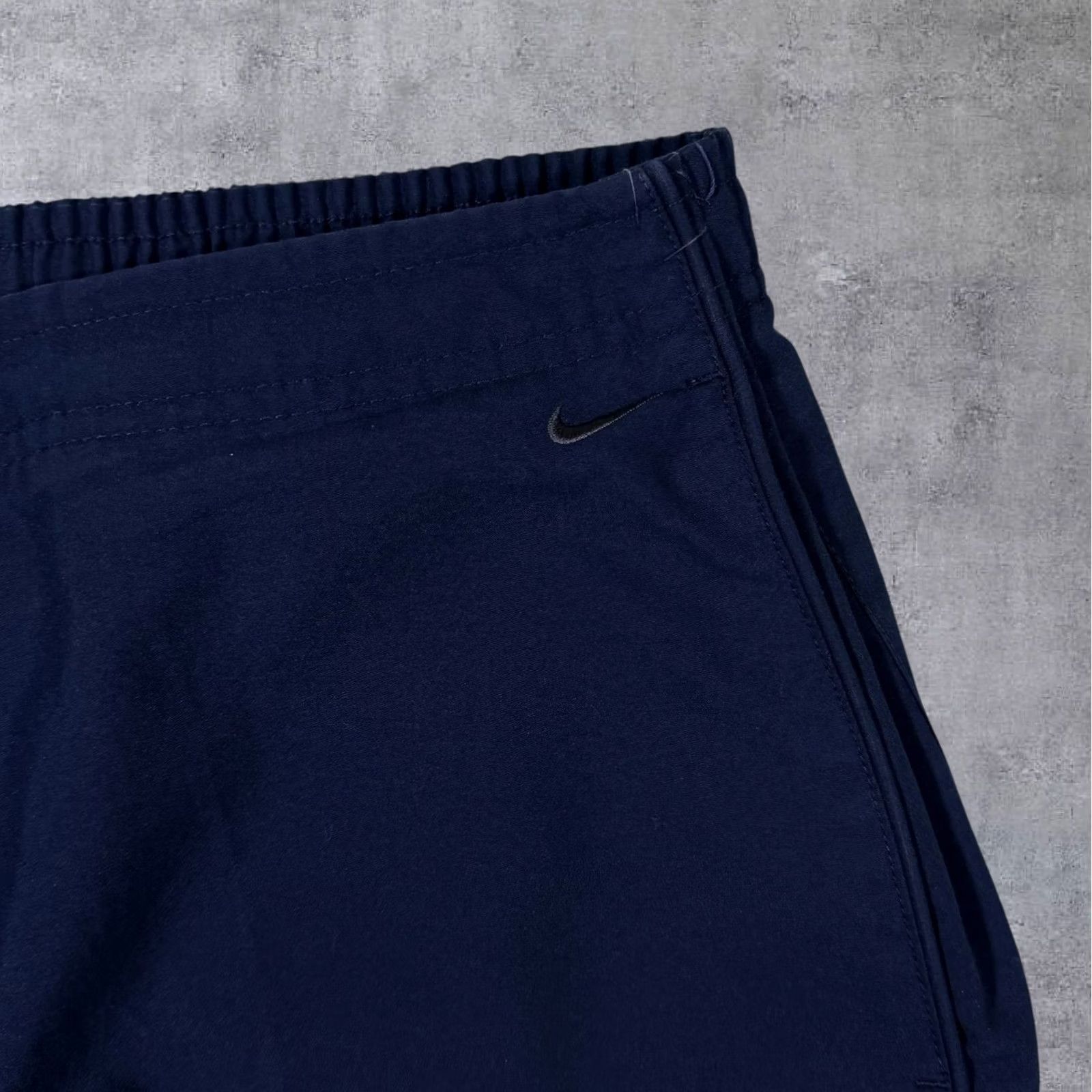 Nike Nike Mini Logo Navy Blue 3/4 Length Capri Pants Shorts Women's M Activewear Nike Shorts Capris Navy Blue 00s Mens Womens? Size 32" / US 10 / IT 46 - 2 Thumbnail