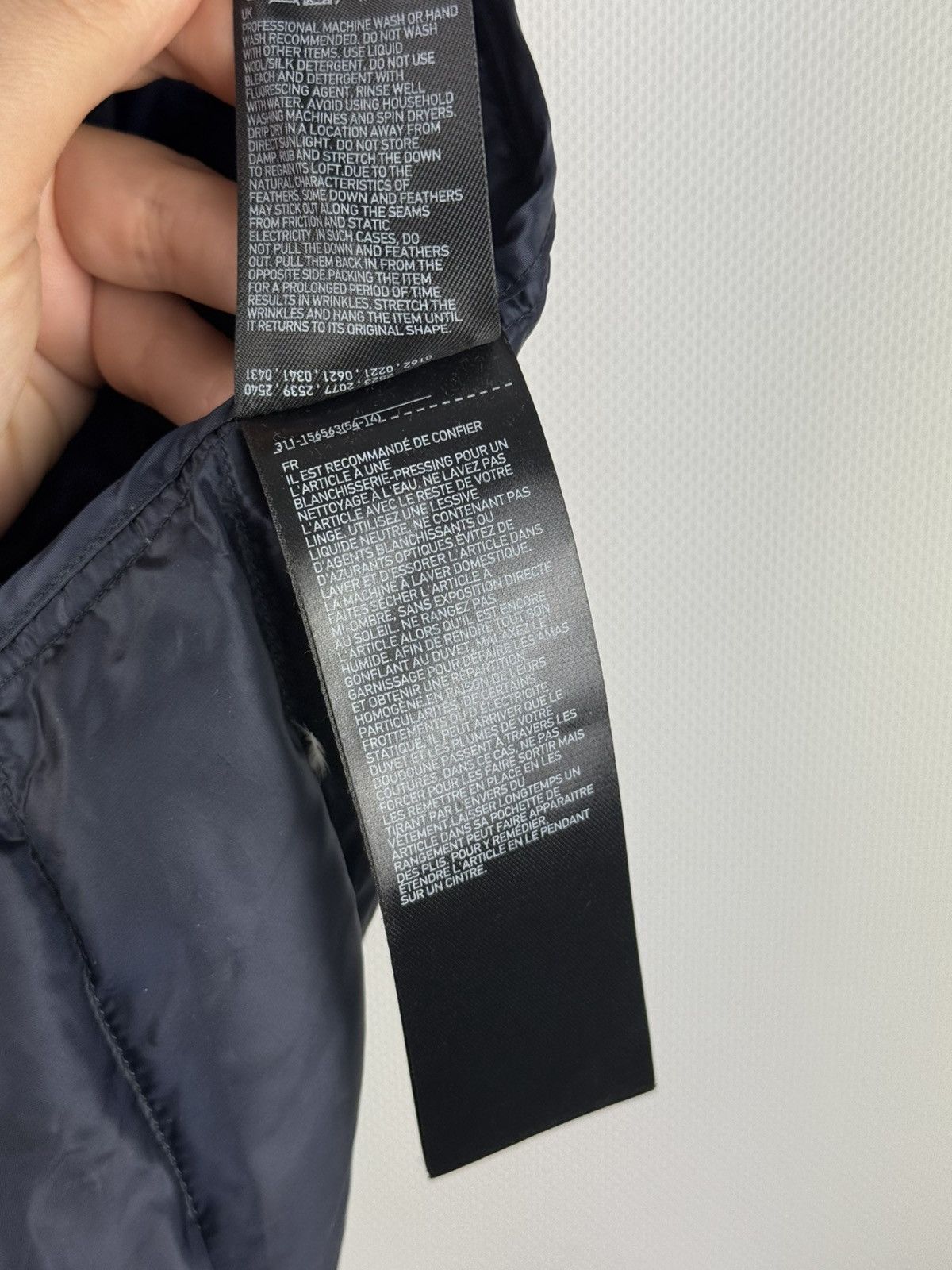 Uniqlo Uniqlo Men’s Micro Yarn Down Sleeveless Vest Jacket Size XL Size US XL / EU 56 / 4 - 22 Thumbnail
