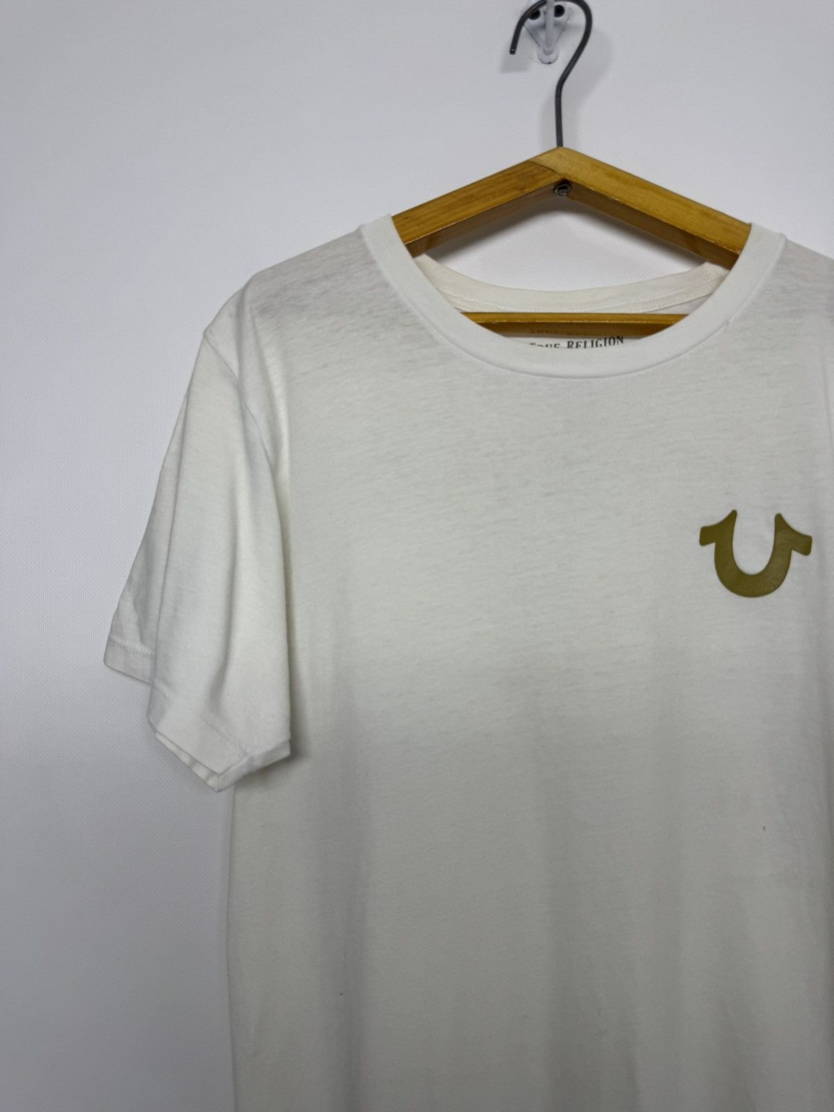 True Religion Vintage True Religion T-Shirt White Gold big logo Size US S / EU 44-46 / 1 - 8 Thumbnail