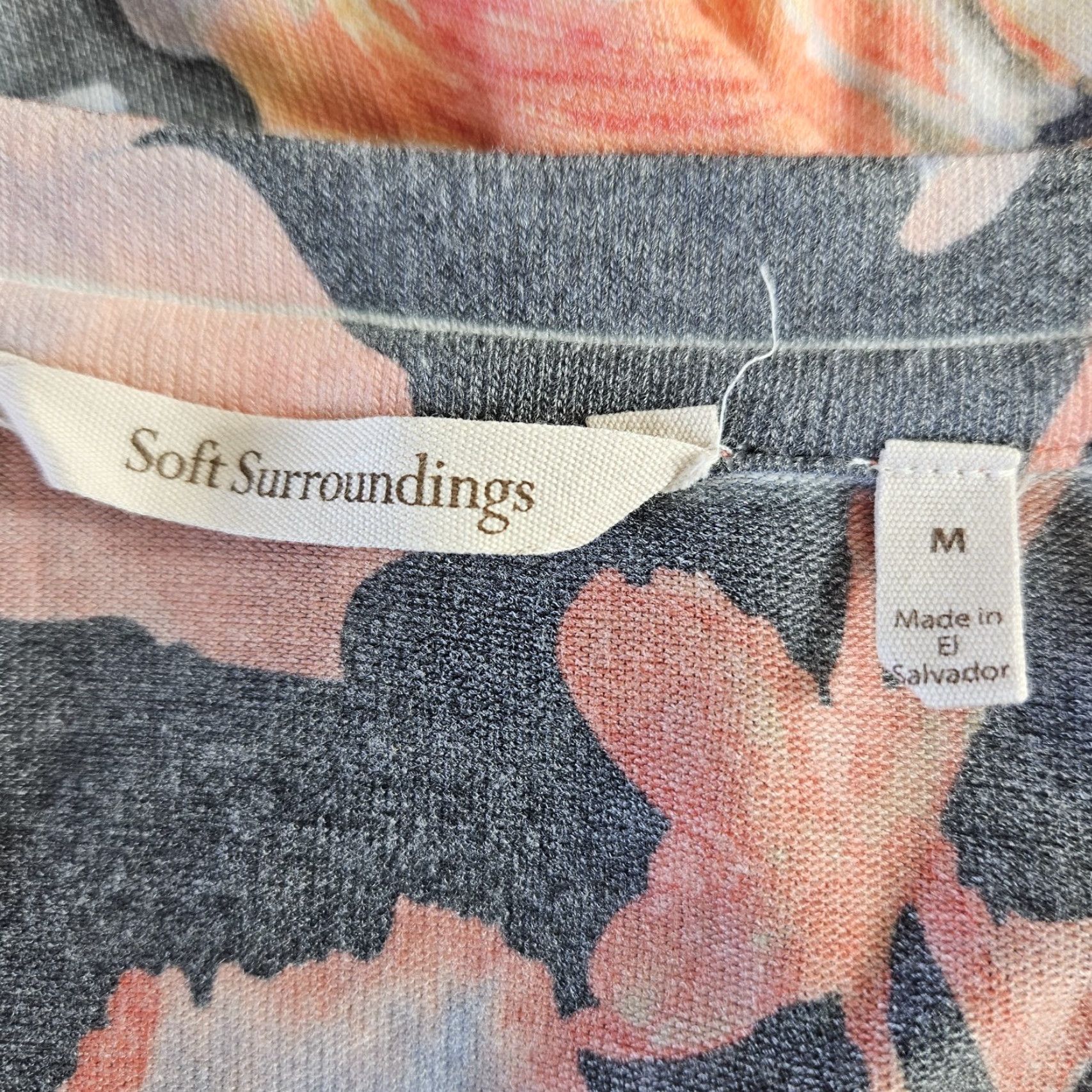 Soft Surroundings Soft Surroundings Blouse 3/4 Sleeve Womens Knit Top Pink Gray Floral V-Neck M Medium Shirt Size M / US 6-8 / IT 42-44 - 5 Thumbnail