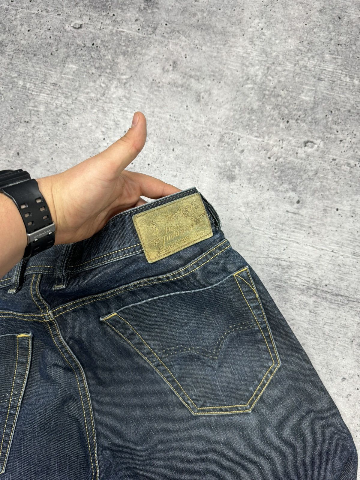 Diesel Vintage Diesel 90’s Y2K Style Classic Dark Blue Jeans Pants Size US 31 - 21 Thumbnail