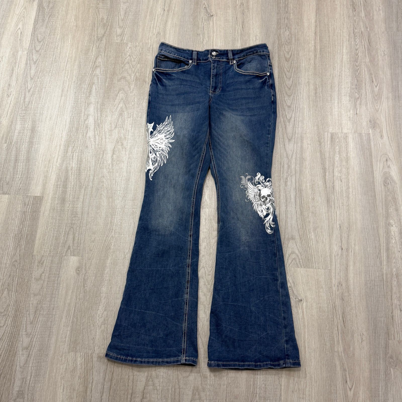 Vintage Hot Topic Cross Skull Wings Rhinestone Flare Denim Pants 13 Size 30" / US 8 / IT 44 - 2 Thumbnail