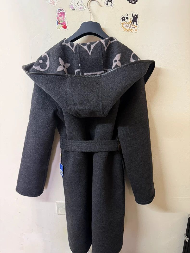 Louis Vuitton Louis VuittonBlack presbyopic bathrobe coat 2502-Nextarrow Size XS / US 0-2 / IT 36-38 - 2 Thumbnail