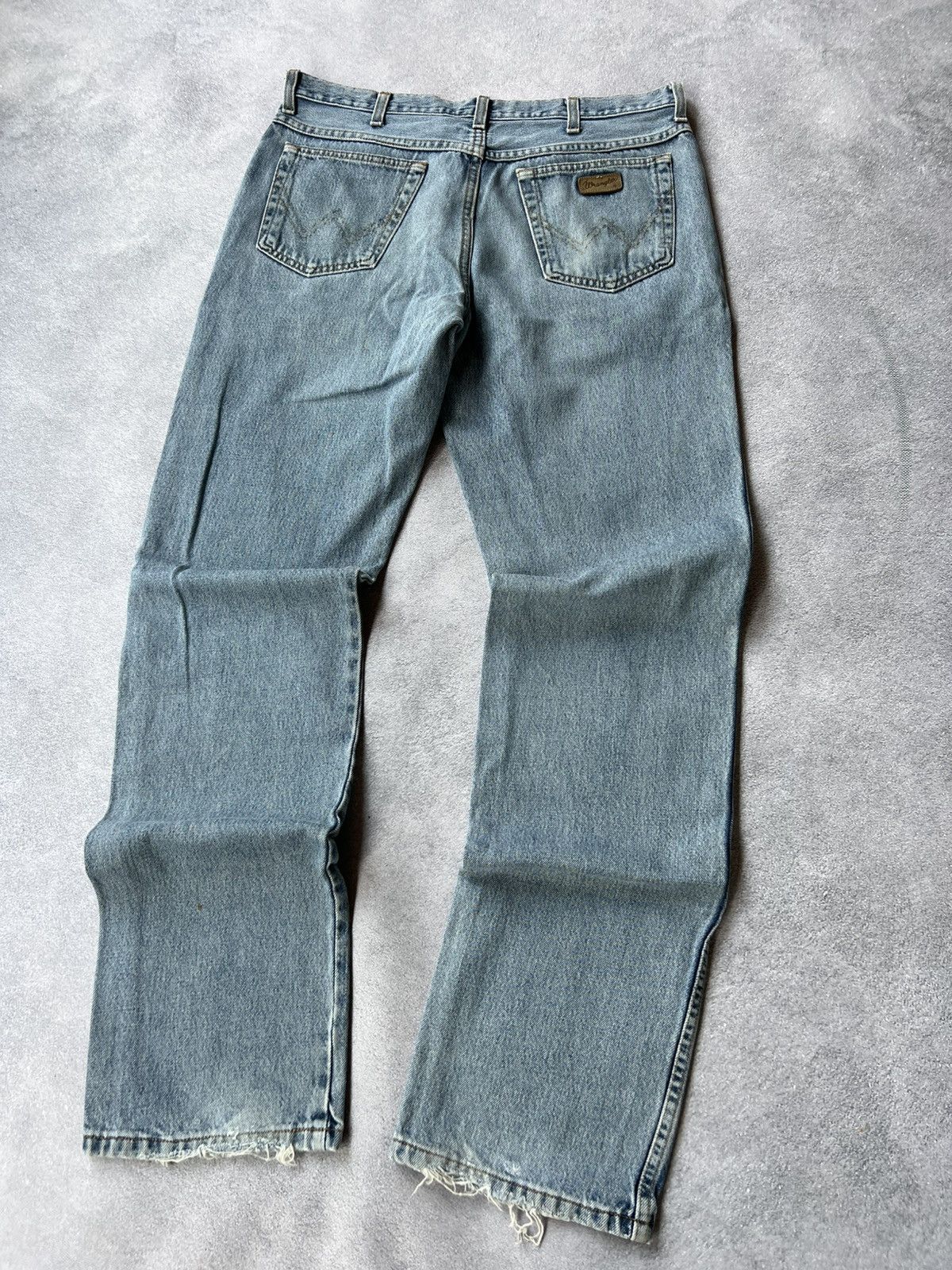 Wrangler 💙VINTAGE HYPE DISTRESSED y2k STYLE WRANGLER BLUE DENOM JEANS Size US 36 / EU 52 - 2 Thumbnail