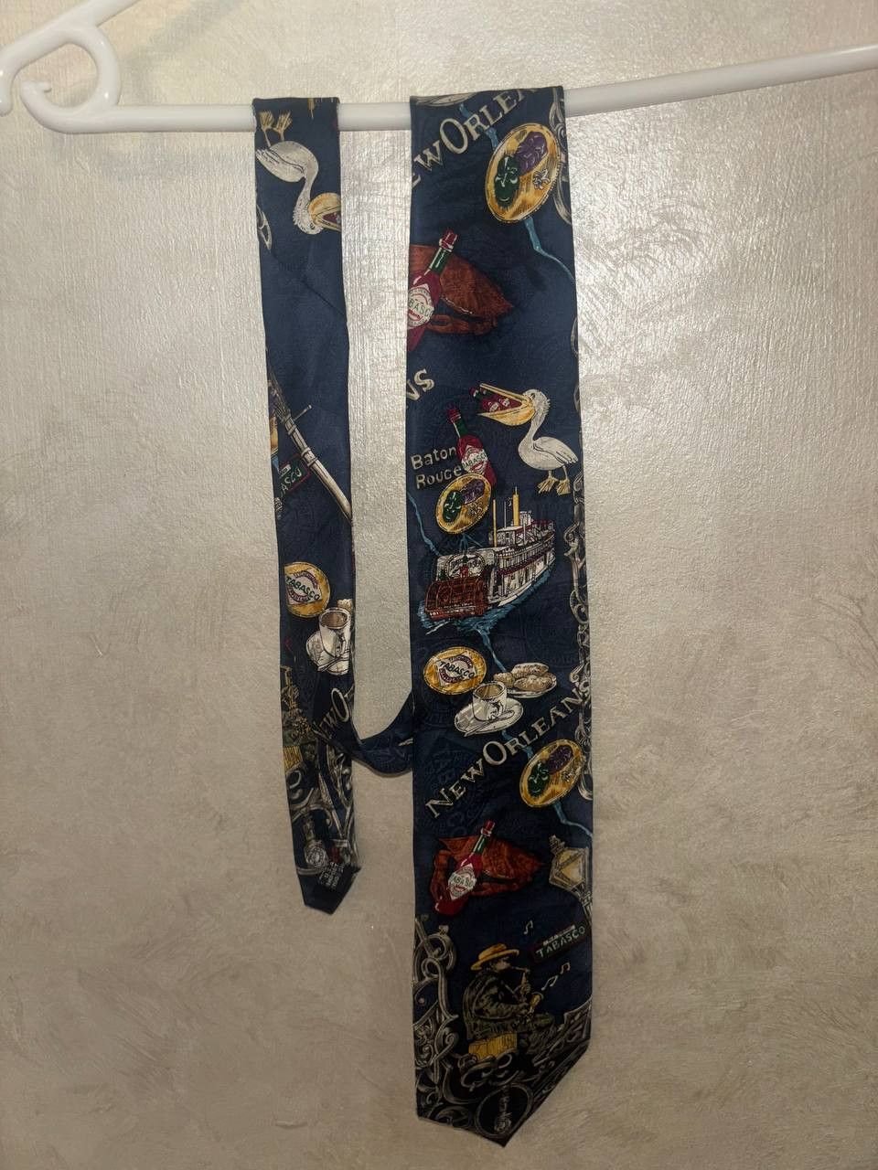 Tabasco Vintage Tie Tabasco NEW ORLEANS 100% silk Made in USA Size ONE SIZE - 3 Thumbnail