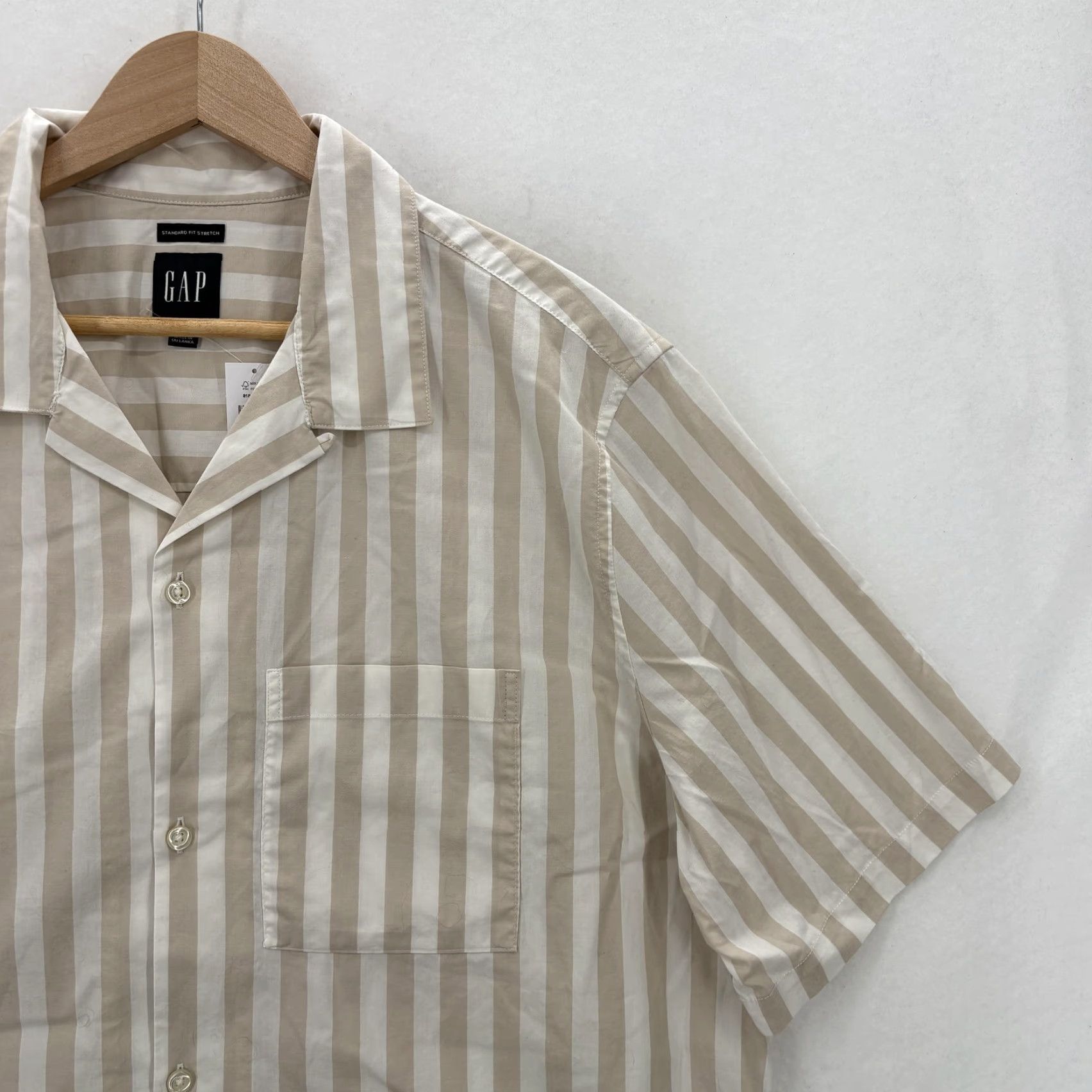 Gap Gap Shirt Mens Large Beige Khaki Stripe Short Sleeve Button-Up Poplin Stretch Size US L / EU 52-54 / 3 - 2 Thumbnail