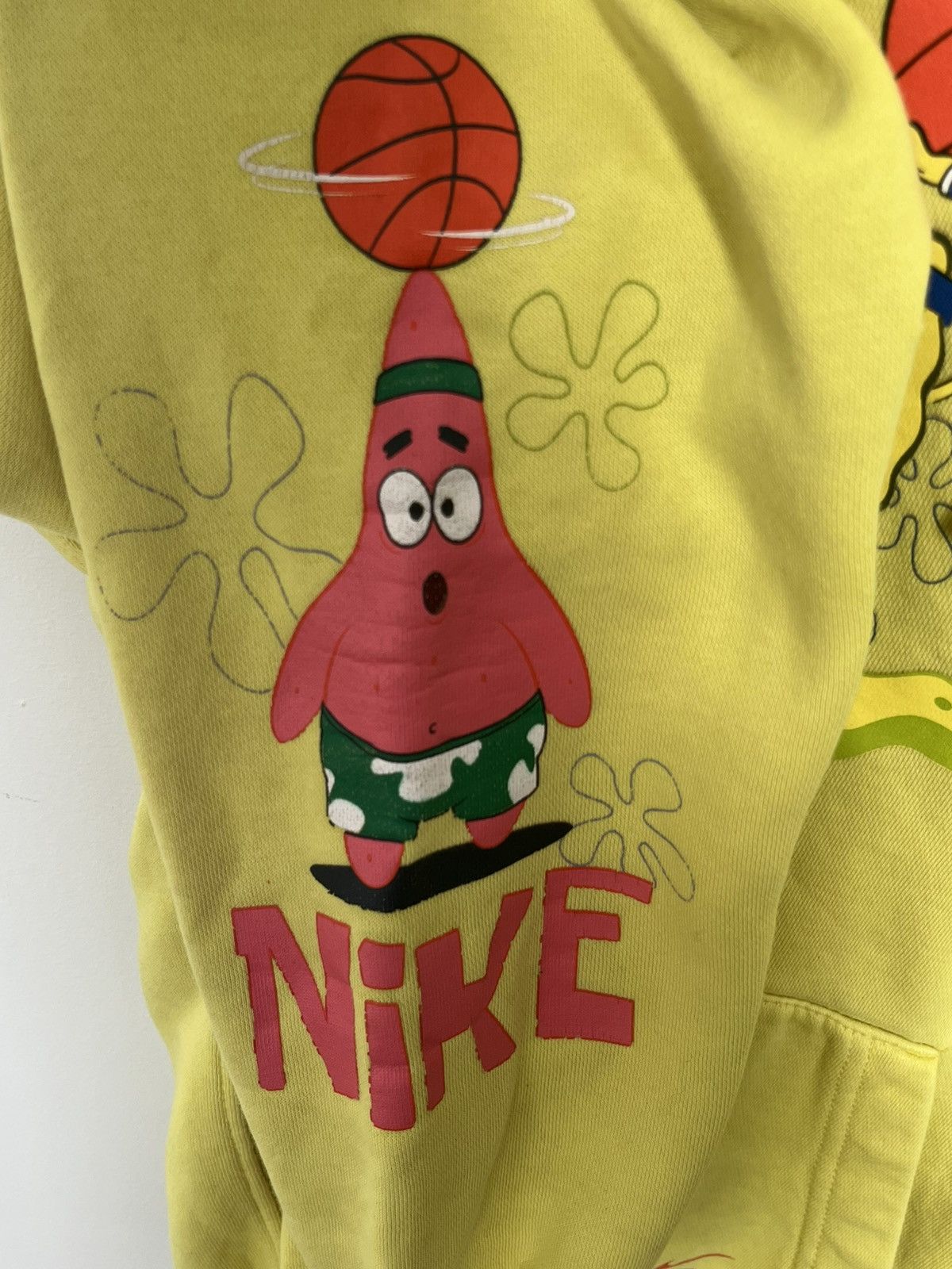 Nickelodeon × Nike Nike Kyrie Irving X SpongeBob Hoodie Sweatshirt Size Medium Size US M / EU 48-50 / 2 - 5 Thumbnail