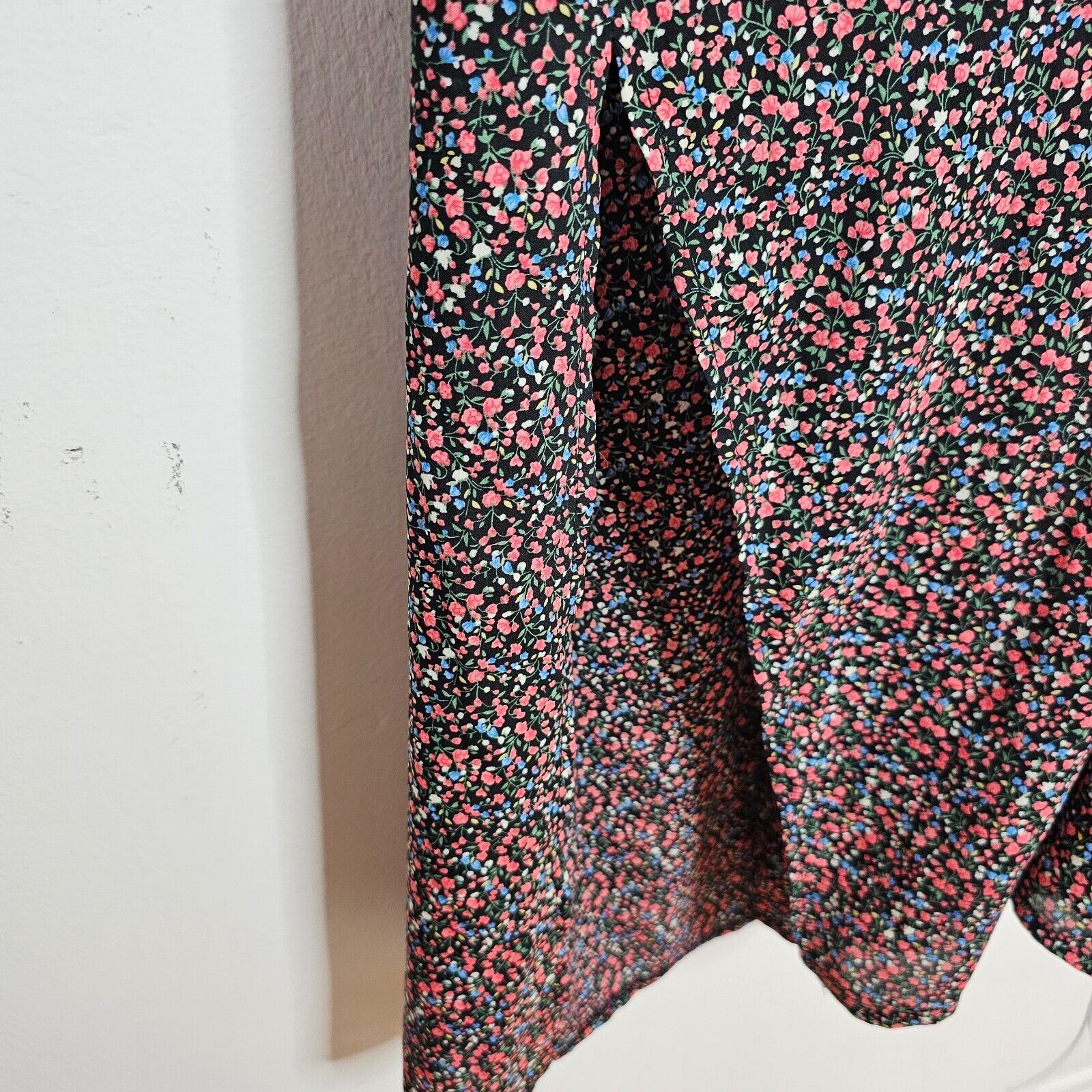 Other Polly Black Floral Print VNeck Spaghetti Strap Slit Dress 6 Size M / US 6-8 / IT 42-44 - 5 Thumbnail