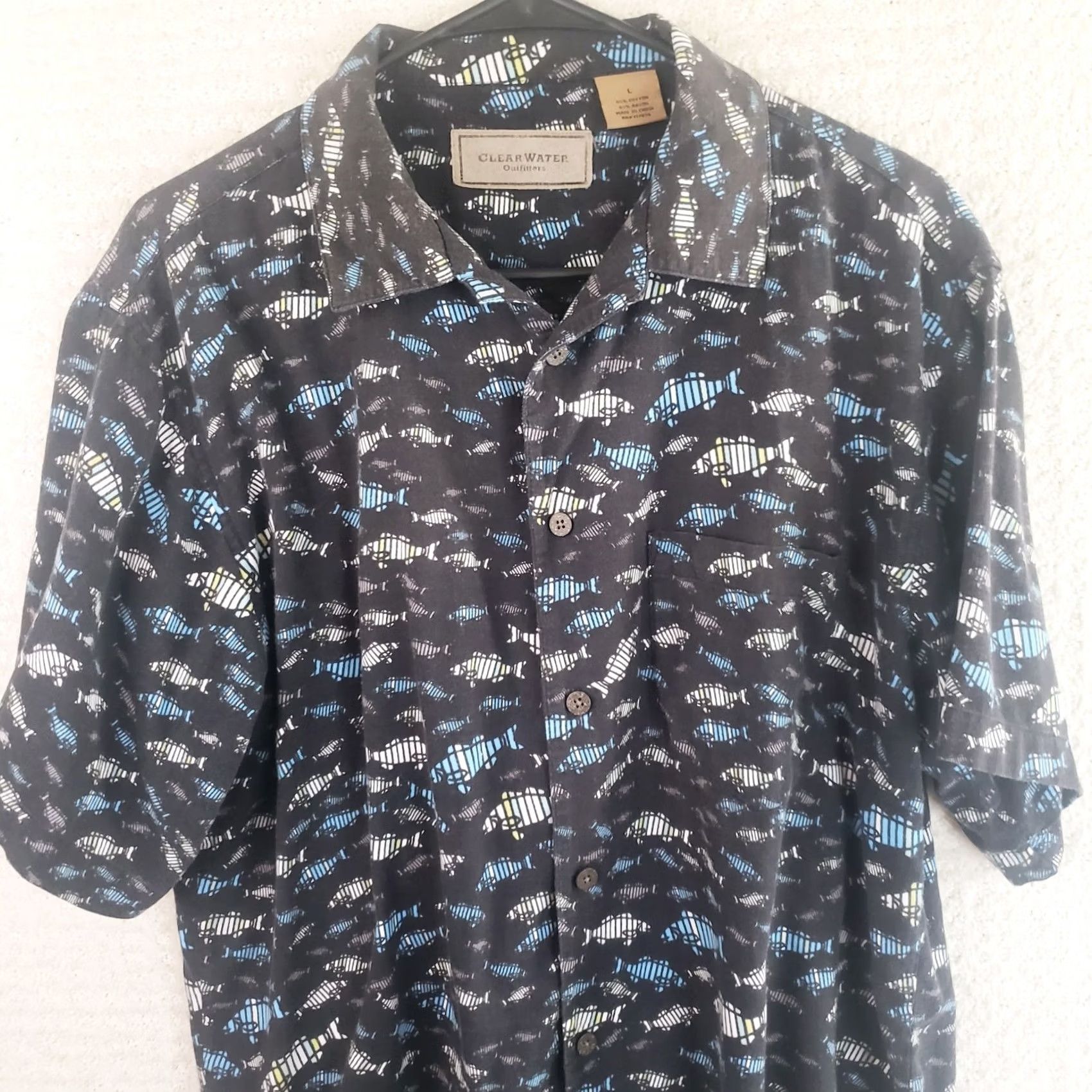 Vintage Clearwater Outfitters Men's L Black Blue Fish Pattern Short Sleeve Button Down Shirt Outdoor Hawaiian Casual Size US 33 - 2 Thumbnail