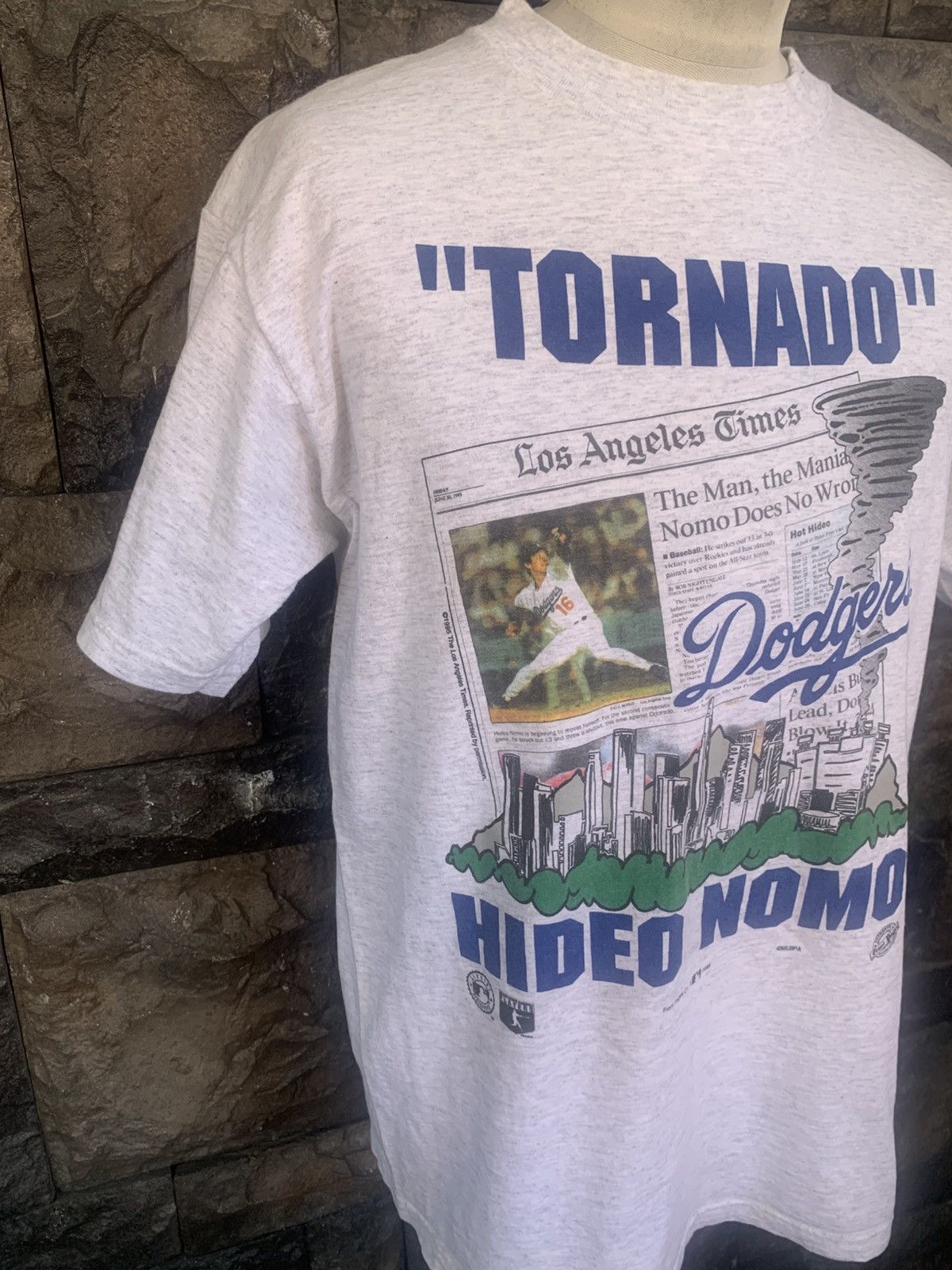 MLB Vintage 90s Dodgers MLB Front Pages Hideo Nomo T shirt Size US L / EU 52-54 / 3 - 4 Thumbnail