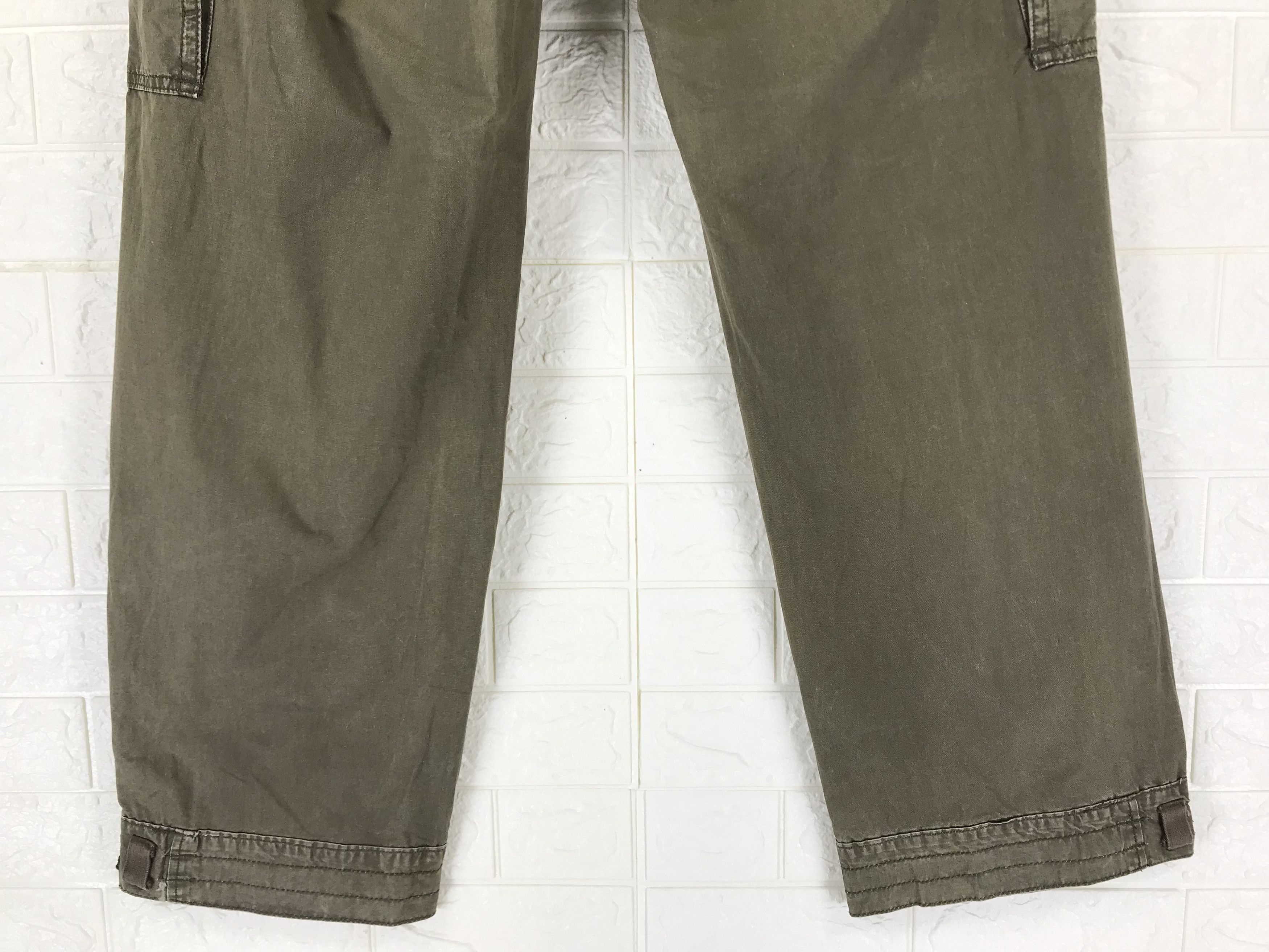 Abercrombie & Fitch Vintage Abercrombie & Fitch Cargo Zipper Wide Leg Pants Size US 33 - 9 Thumbnail