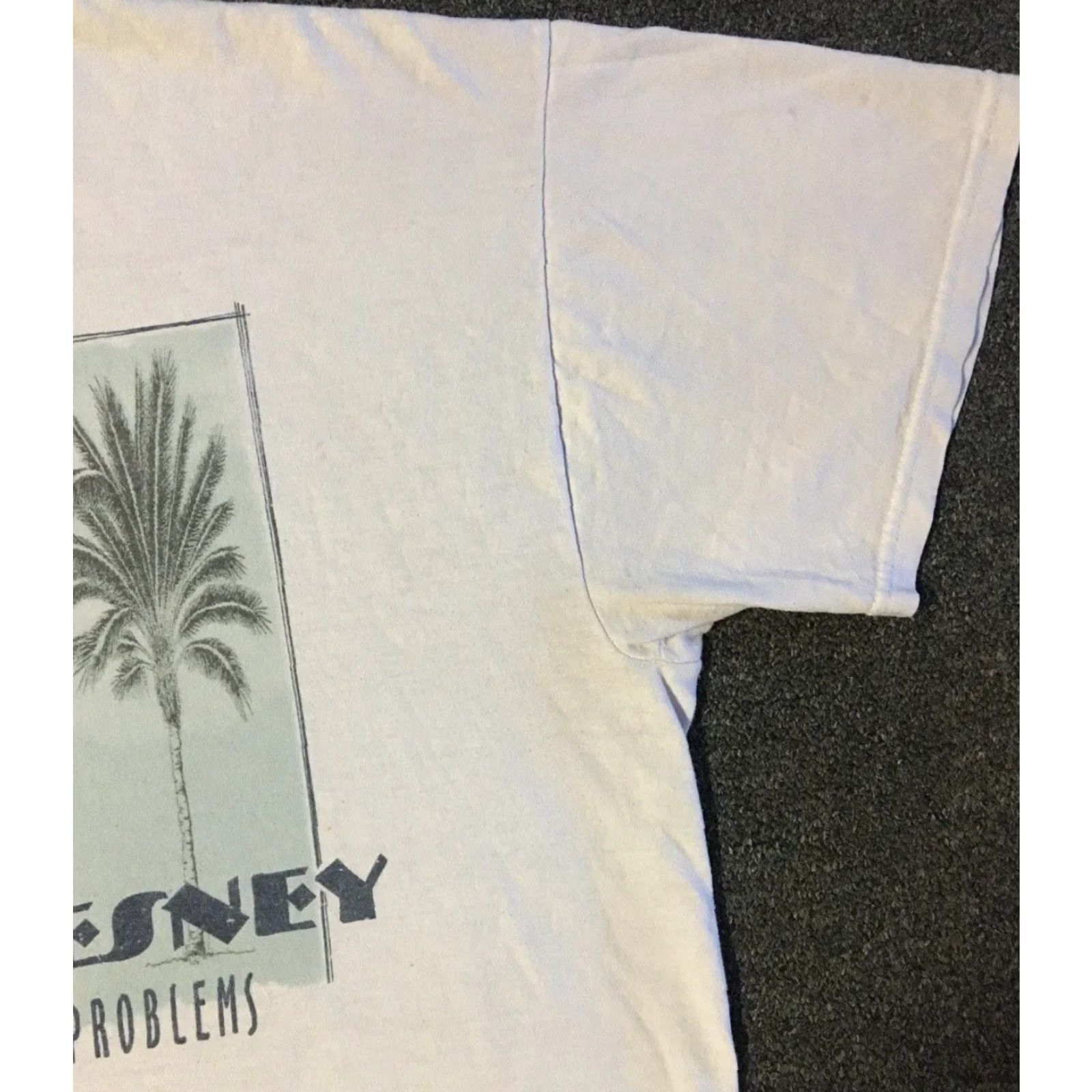 Vintage VINTAGE Kenny Chesney No Shoes No Shirt No Problems Faded Distressed Album Promo Shirt L White Concert Tour 90s Mens T-Shirt Size US L / EU 52-54 / 3 - 7 Thumbnail