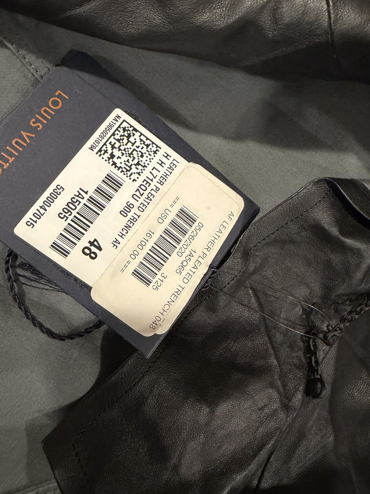 Louis Vuitton Louis vuitton mens oversized leather coat. 48/M-XL. $14000 Size US M / EU 48-50 / 2 - 9 Thumbnail