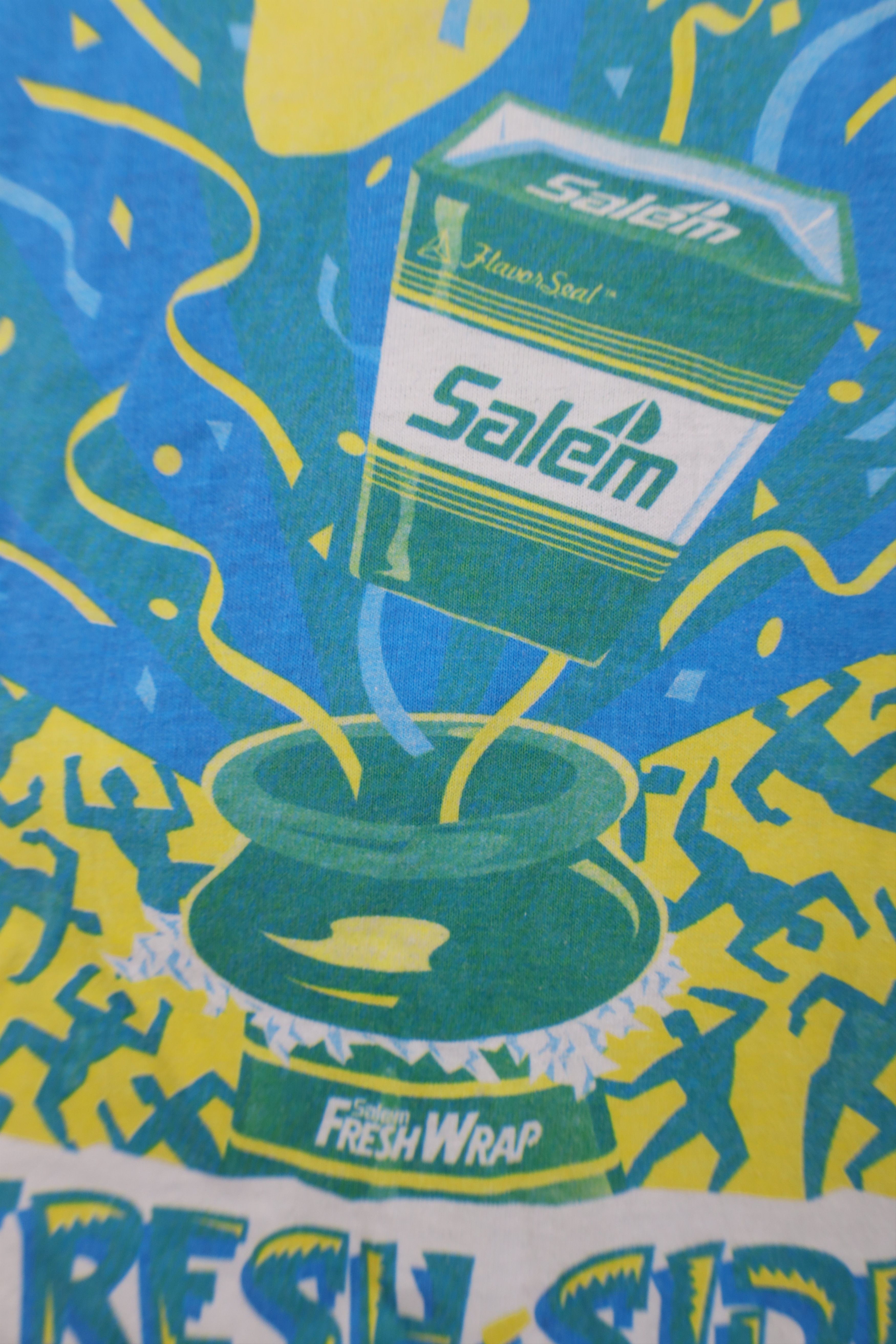 Vintage Vintage 90s Salem Cigarettes Wrap Short Sleeve T-Shirt USA Size US XL / EU 56 / 4 - 7 Thumbnail