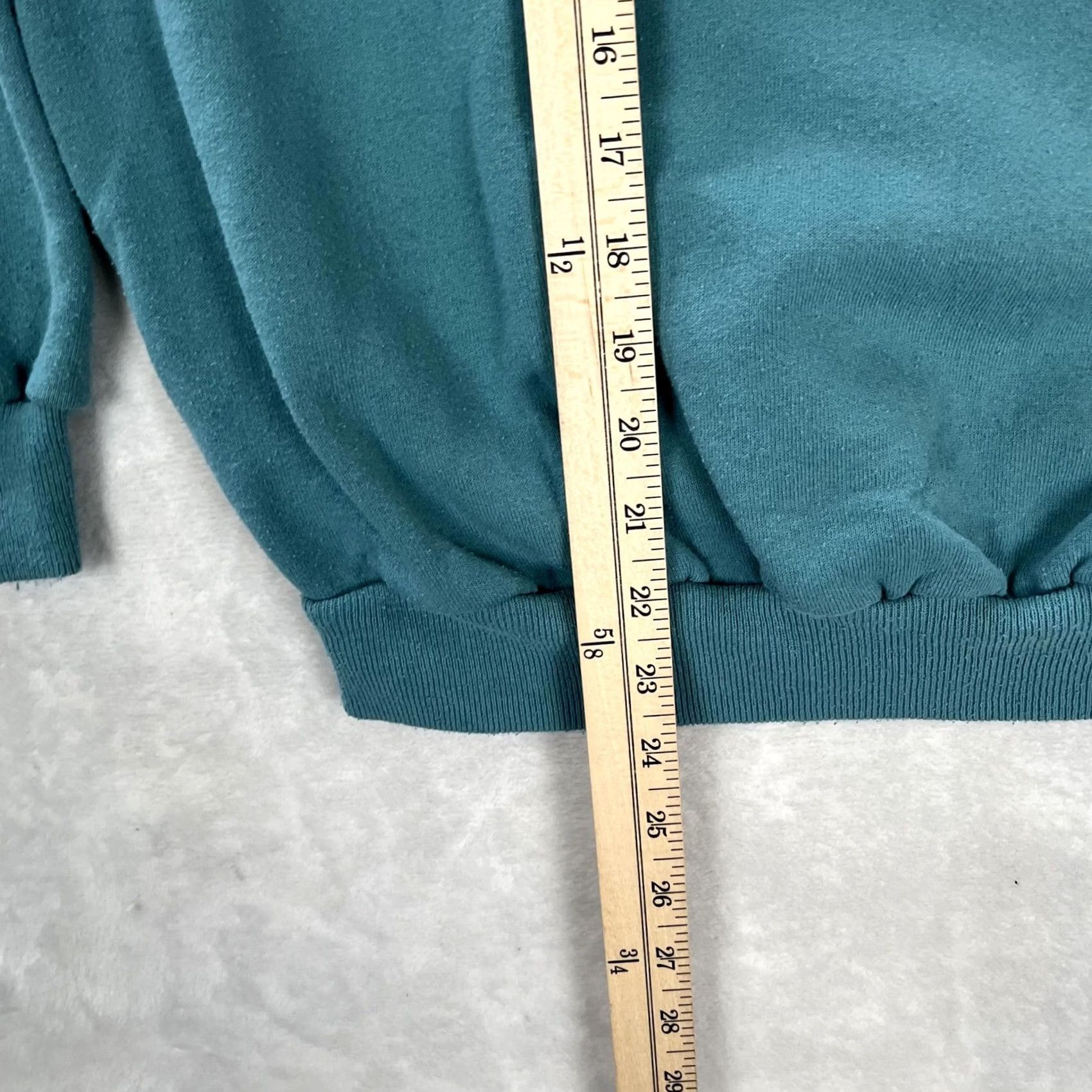 Hanes VINTAGE Pearl Izumi 1995 Sweatshirt Mens Large Green Breaking Away Cycling Hanes Crew Neck Pullover Graphic Print 90s Sports Size US L / EU 52-54 / 3 - 4 Thumbnail
