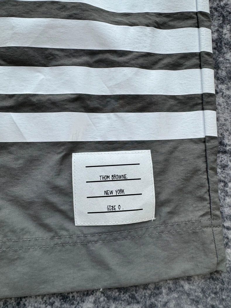 Thom Browne Thom Browne size0 Gray beach shorts Size US 26 / EU 42 - 4 Thumbnail