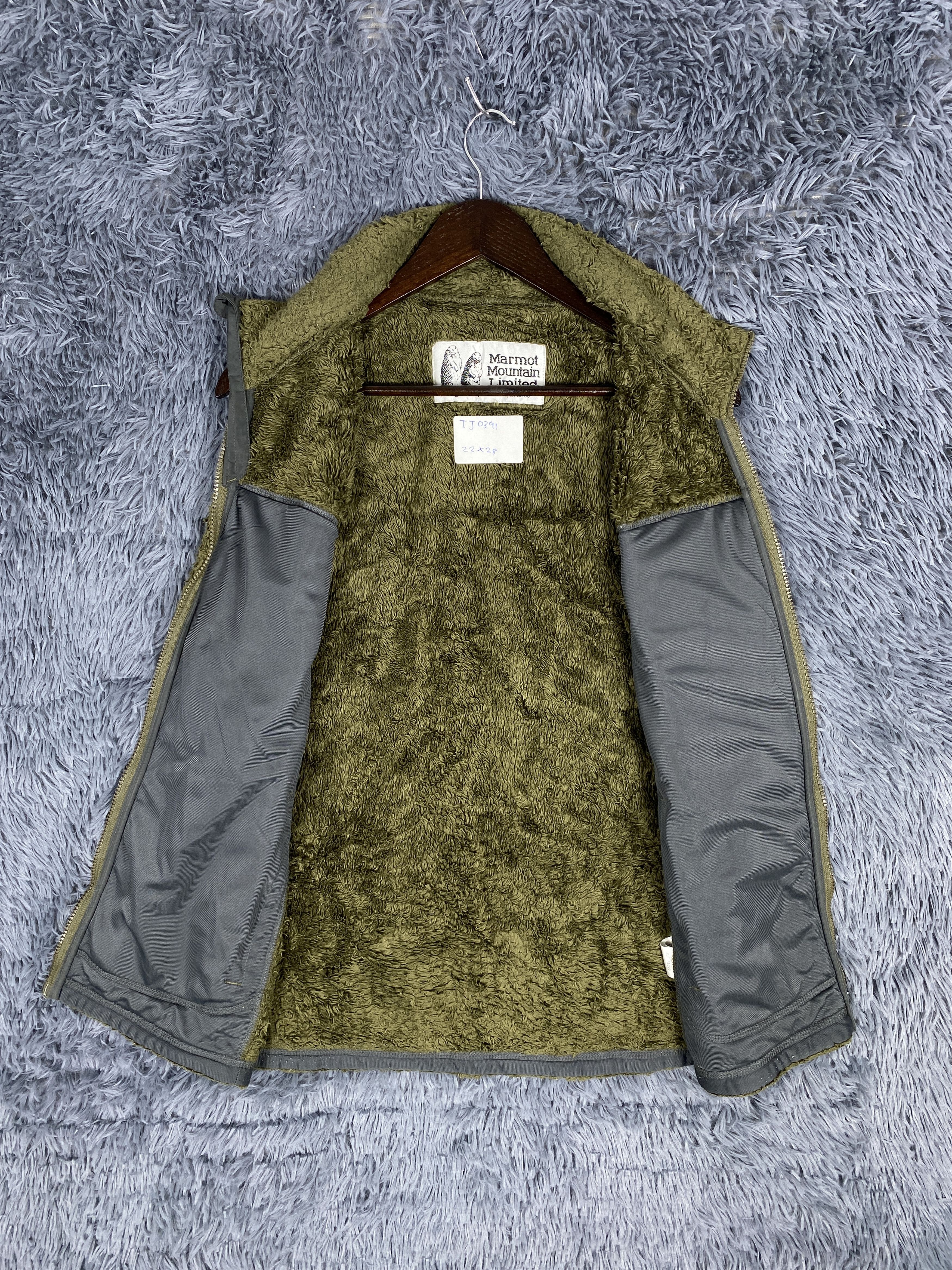 Descente Vintage Descente Marmot Fleece Warm Vest - Size XL Size US XL / EU 56 / 4 - 5 Thumbnail