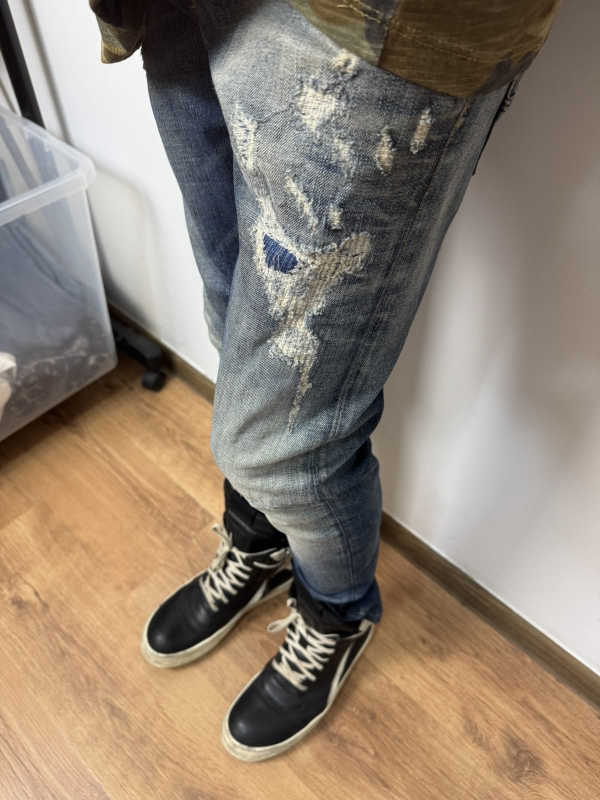 Japanese Brand Distressed Slim Fit Jeans Vintage Wash Denim Leather detail Size US 30 / EU 46 - 4 Thumbnail