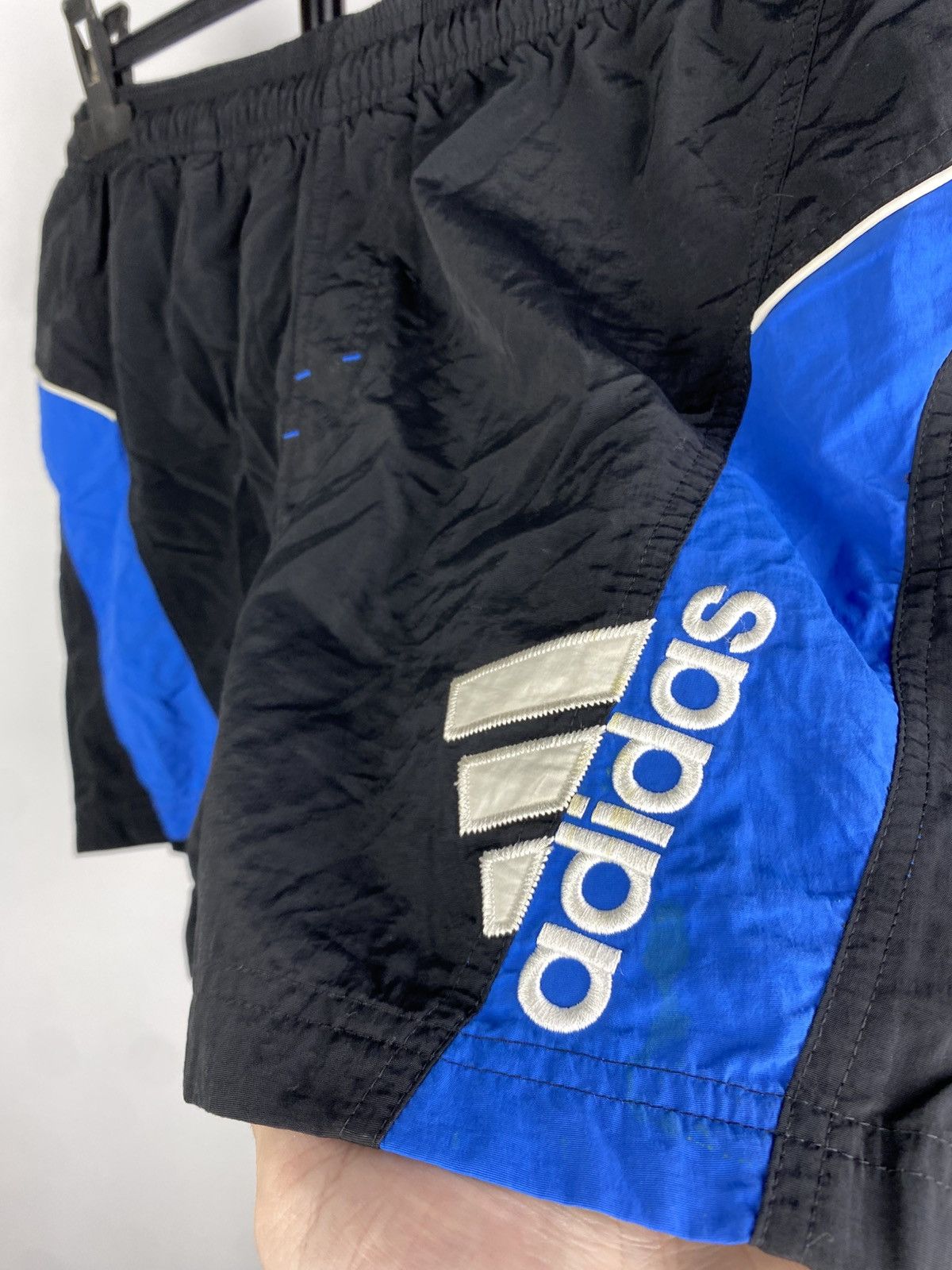 Adidas × Vintage Vintage 90s Adidas Logo Embroidered Men’s M Size Shorts Size US 33 - 5 Thumbnail