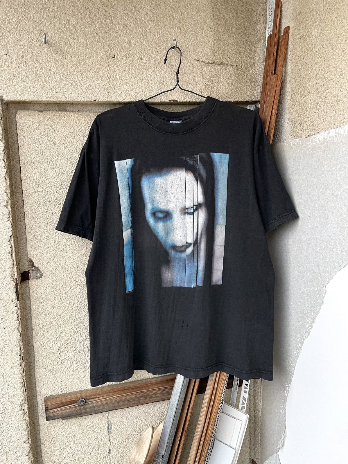 Band Tees Vintage 90s Marilyn Manson The Long Road Out Of Hell T-Shirt Size US XL / EU 56 / 4 - 1 Thumbnail