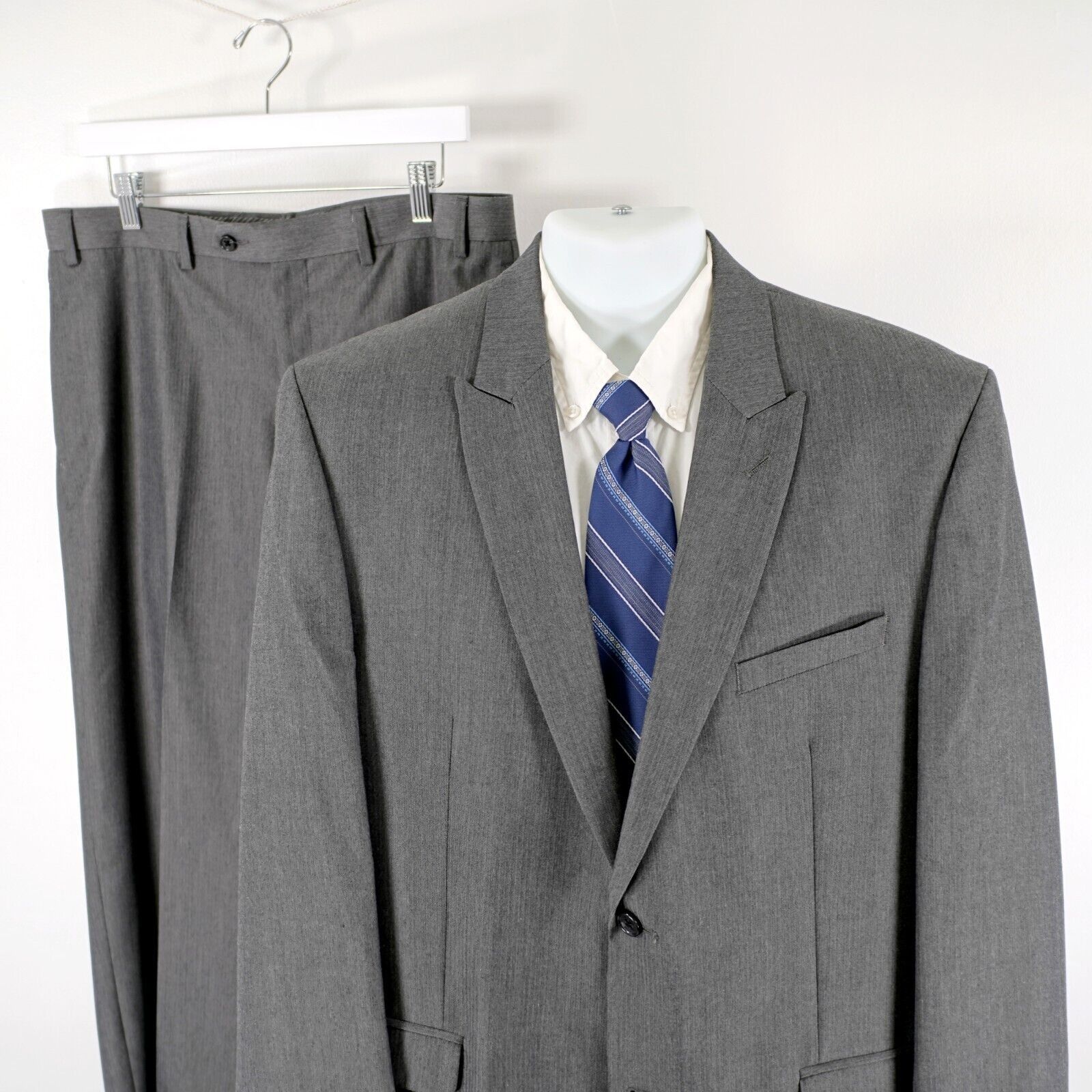 Joseph Abboud Joe Joseph Abboud Polyester Gray Herringbone 2 Button 2 Piec Size 42R - 1 Thumbnail