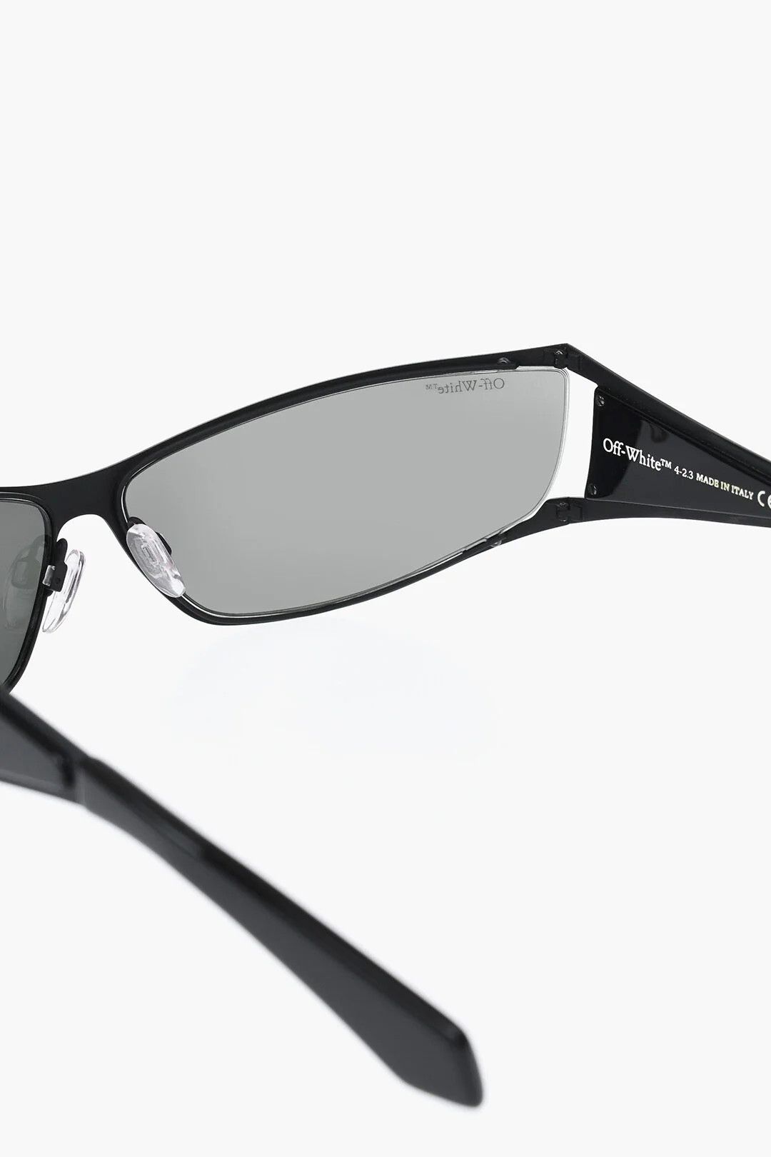 Off-White og1mm0426 Size: OS / Solid-Color Sunglasses in Black Size ONE SIZE - 3 Thumbnail