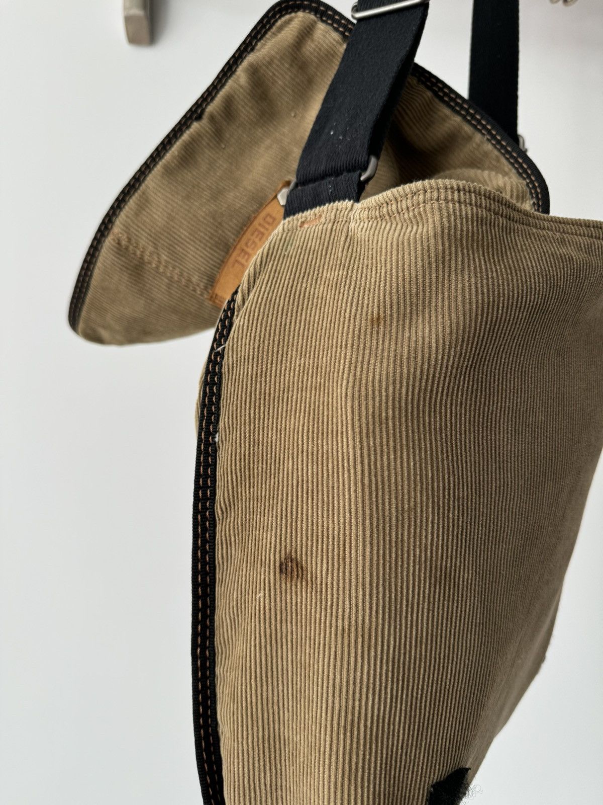 Diesel × Vintage Vintage Y2K Diesel Avant Garde Corduroy Crossbody Bag Size ONE SIZE - 5 Thumbnail