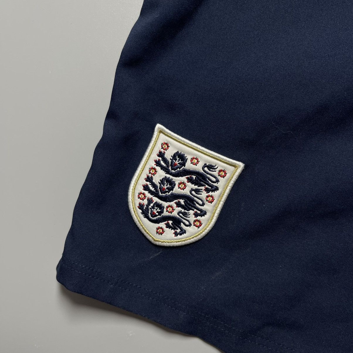 Vintage ENGLAND NIKE 2012/2013 FOOTBALL HOME SHORTS #3 COLE, BAINES Size US 36 / EU 52 - 2 Thumbnail