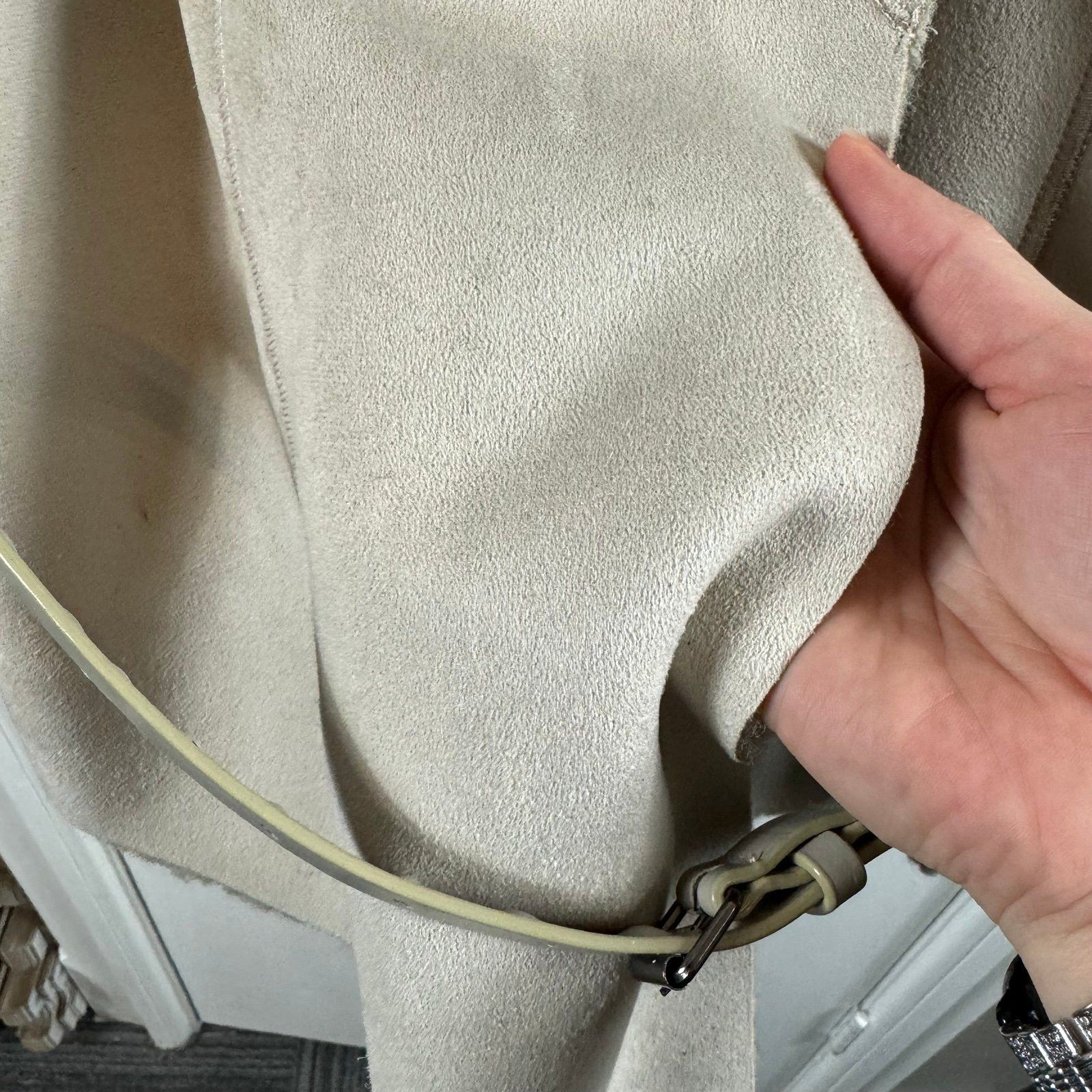 Armani Exchange Armani Exchange faux fur and suede cream vest. Belt. Size Size L / US 10 / IT 46 - 4 Thumbnail