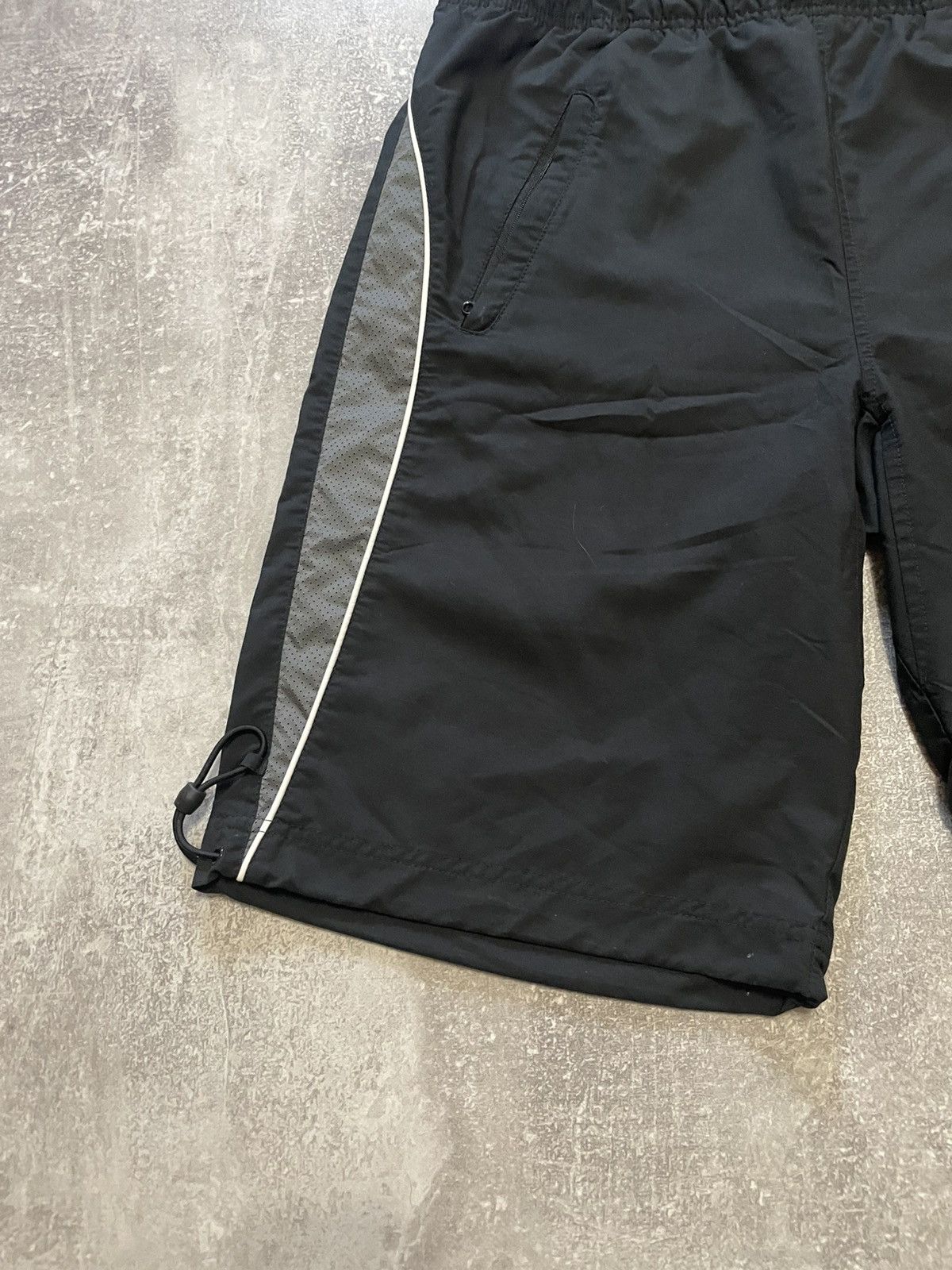Nike × Vintage Vintage Nike Black Nylon Parachute Shorts Y2K Size M Size US 32 / EU 48 - 3 Thumbnail