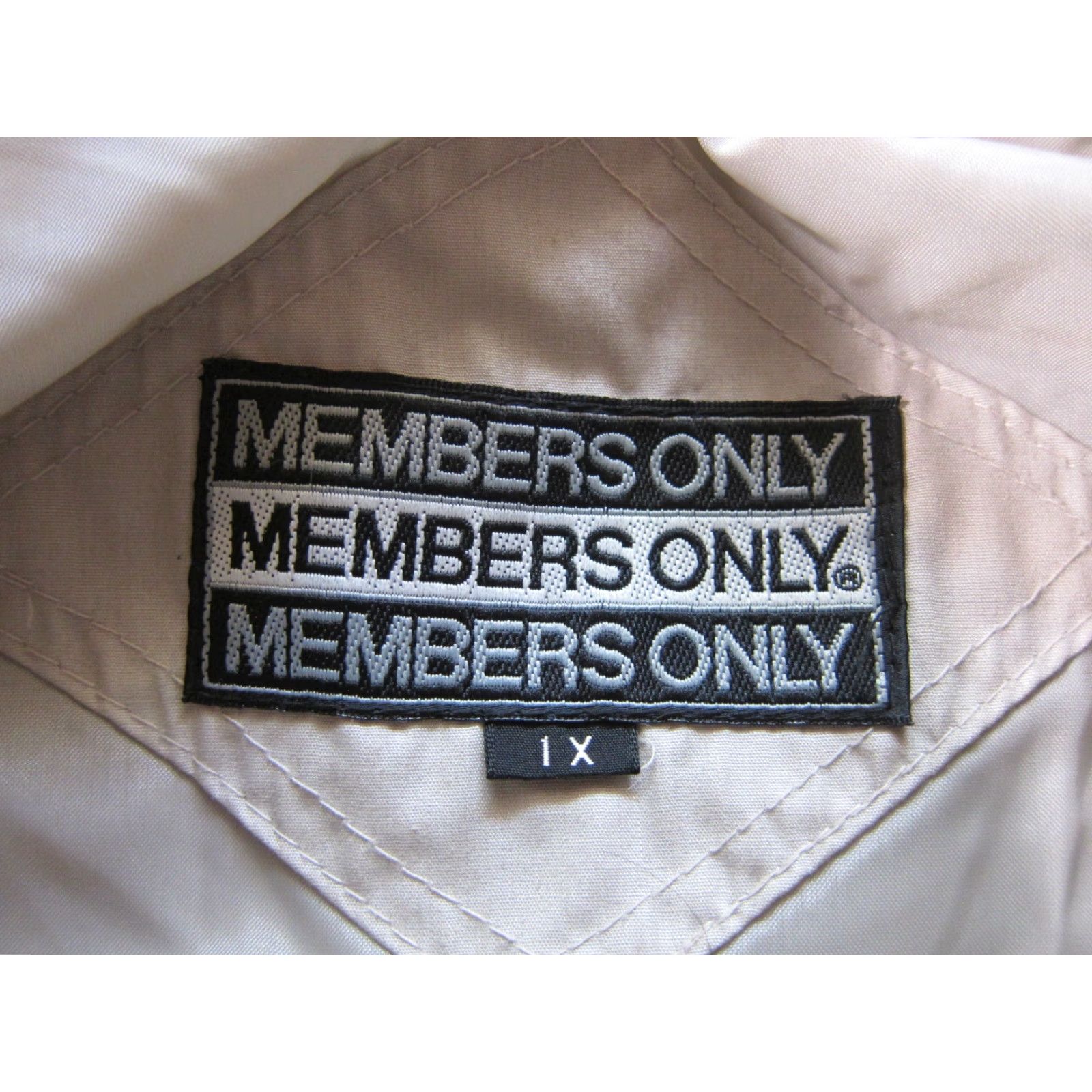 Members Only VINTAGE Members Only Beige Lightweight Pocket Zip Windbreaker Jacket Men 1X Size US XL / EU 56 / 4 - 3 Thumbnail