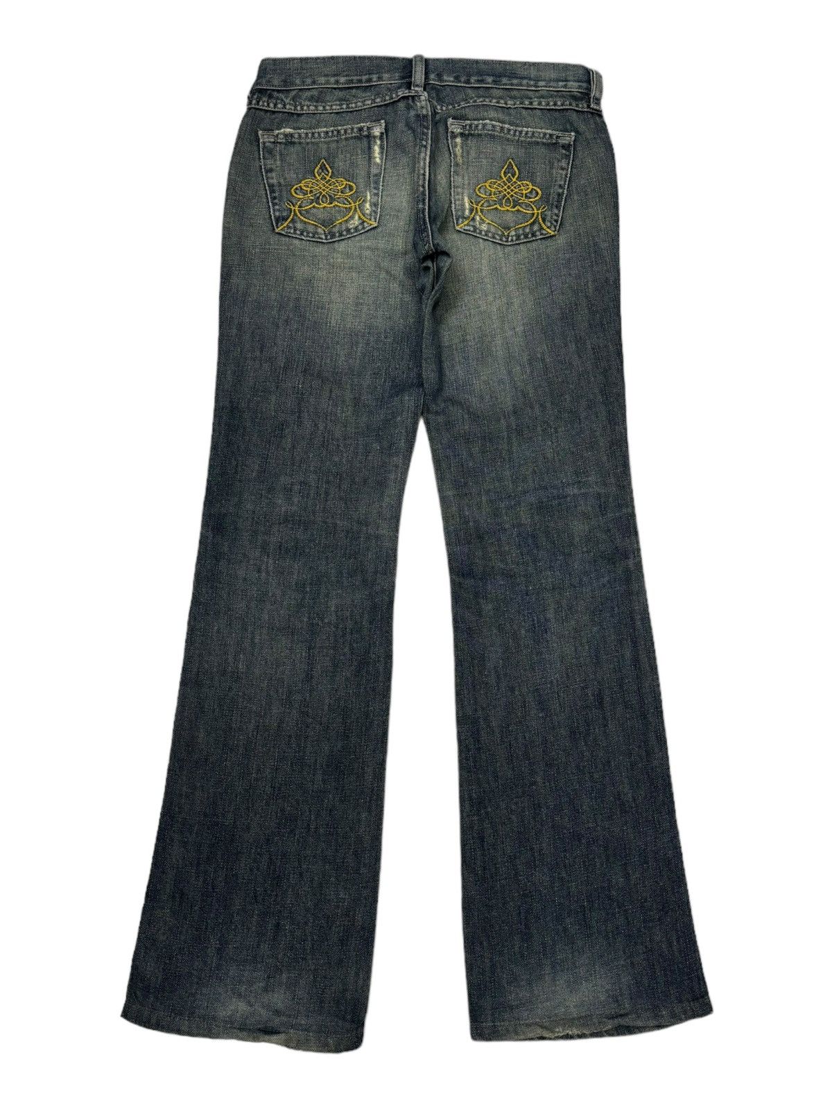 Diesel DIESEL FLARE DISTRESS THRASHED DENIM JEANS Size 28" / US 6 / IT 42 - 1 Thumbnail