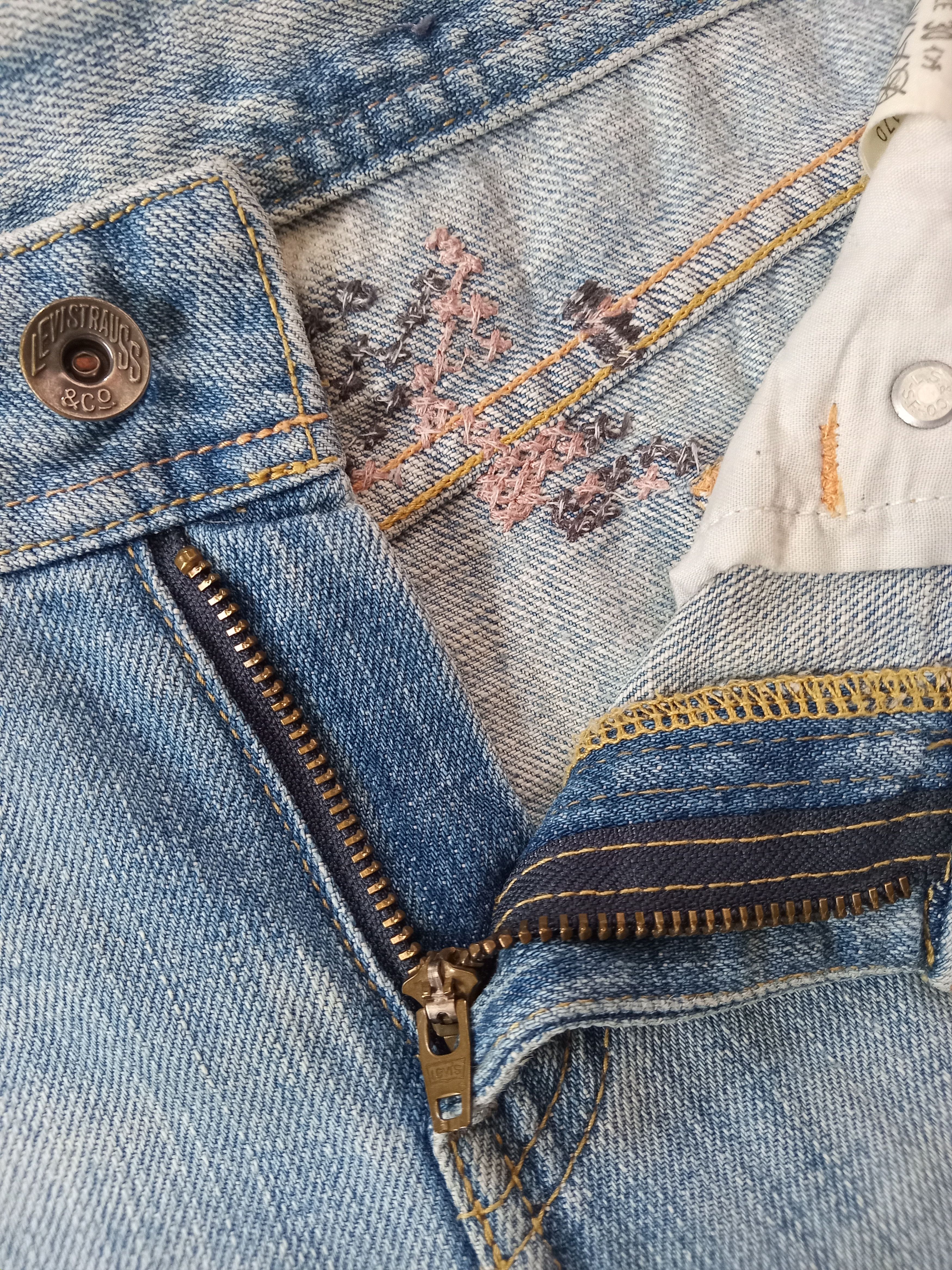 Levi's 💥RARE💥LEVIS Flare Distressed Custom Dirty Light Wash Jeans Size 33" - 5 Thumbnail