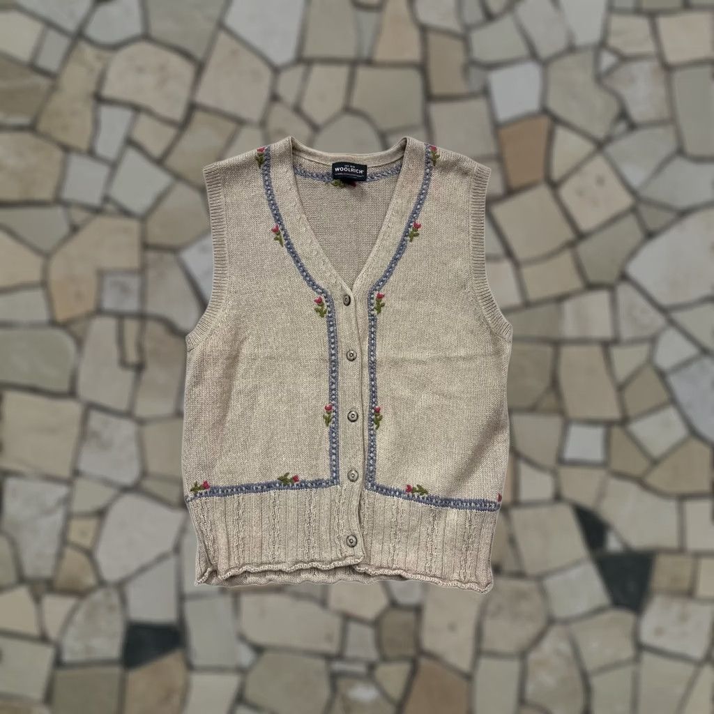 Vintage Woolrich Beige Sleeveless Knit Cardigan Vest Floral Embroidery XL Womens Size XL / US 12-14 / IT 48-50 - 1 Thumbnail