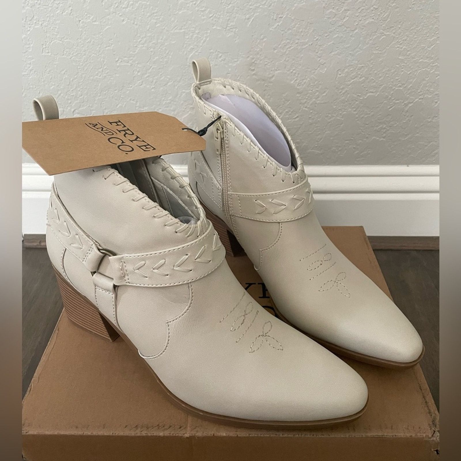 Frye Frye & Co. Palma Stacked Ankle Bootie Sand m 9.5 Size US 9.5 / IT 39.5 - 1 Thumbnail