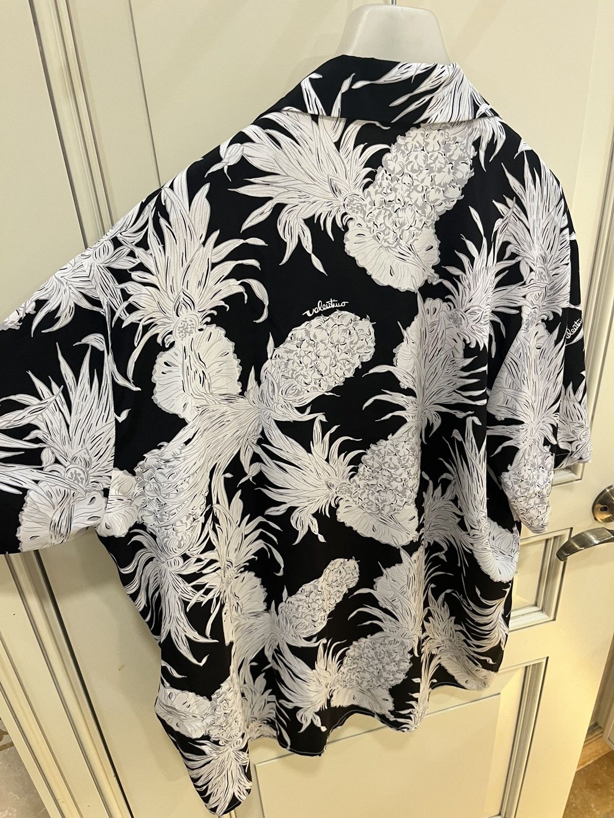 Valentino Pineapple print silk bowling shirt size46 Size US S / EU 44-46 / 1 - 15 Thumbnail
