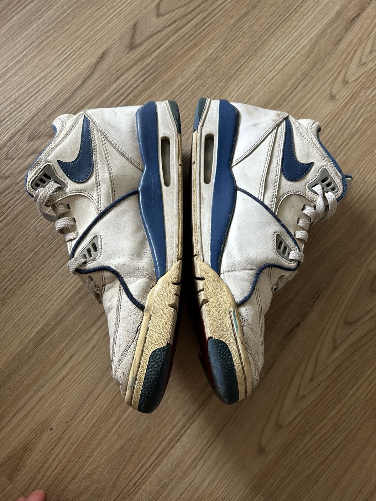 Jordan Brand 2010 Jordan Air Flight UNC Size US 10 / EU 43 - 7 Thumbnail