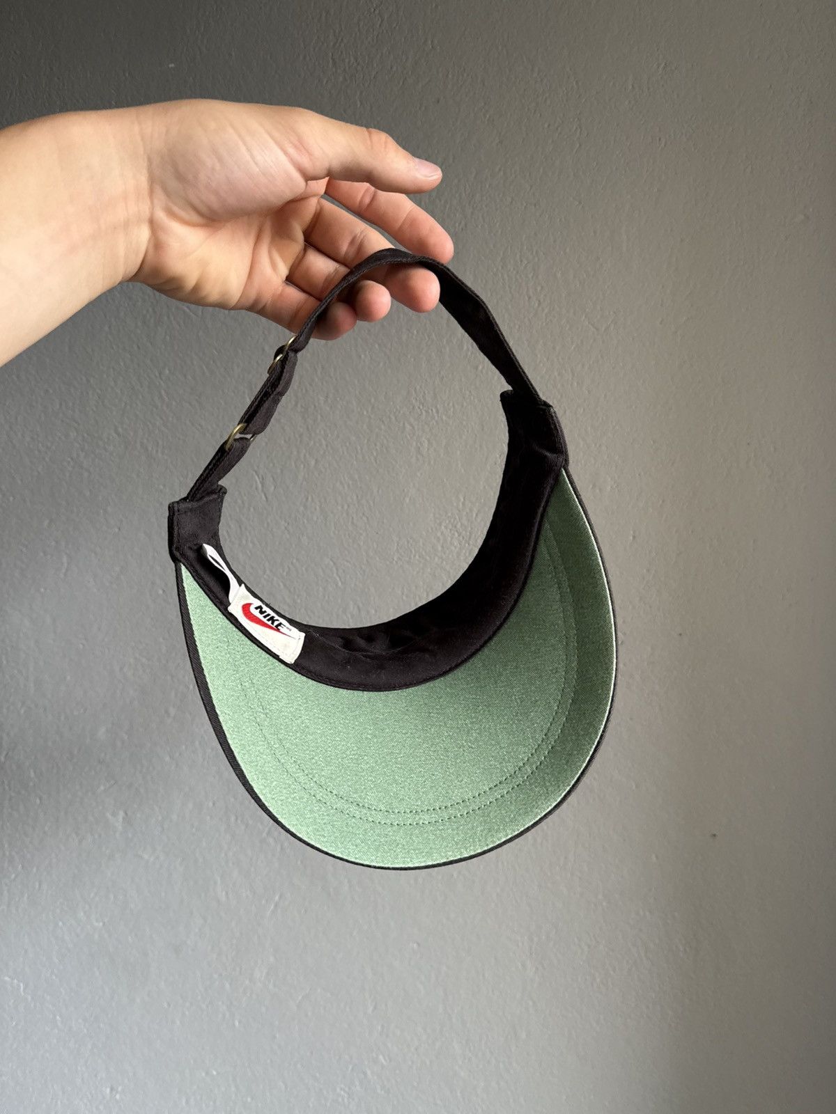 Nike Vintage Nike Visor Tennis Cap White Centre Black Logo Street Size ONE SIZE - 4 Thumbnail