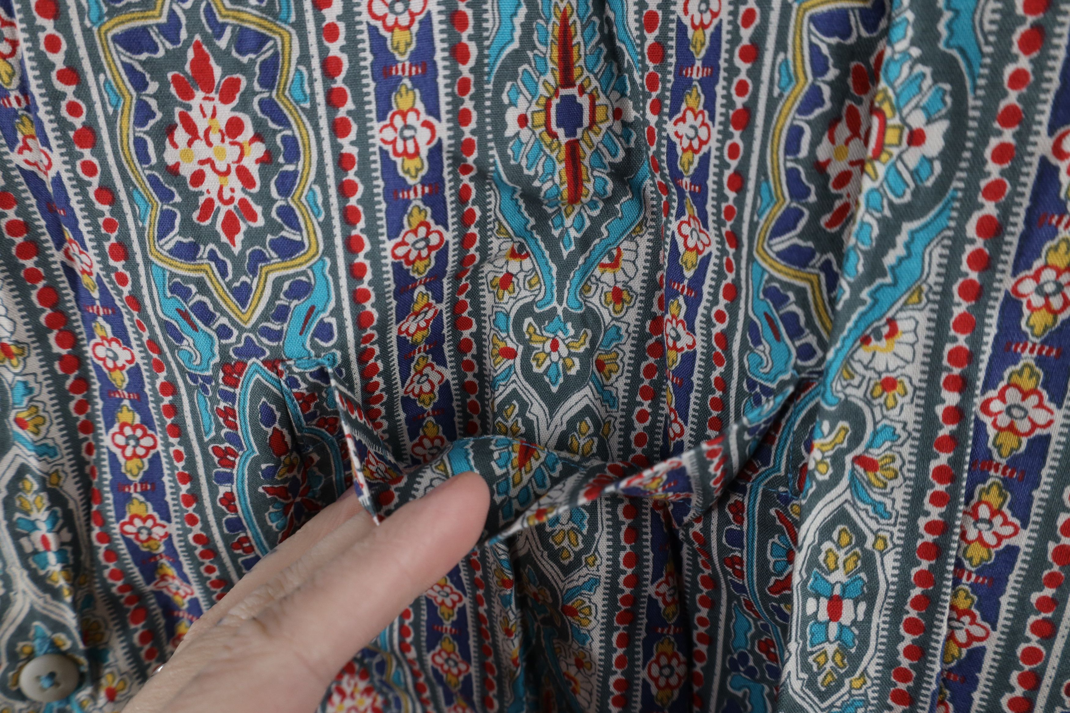 Vintage Vintage 90s Streetwear Tapestry Collared Button Shirt Size US XL / EU 56 / 4 - 5 Thumbnail