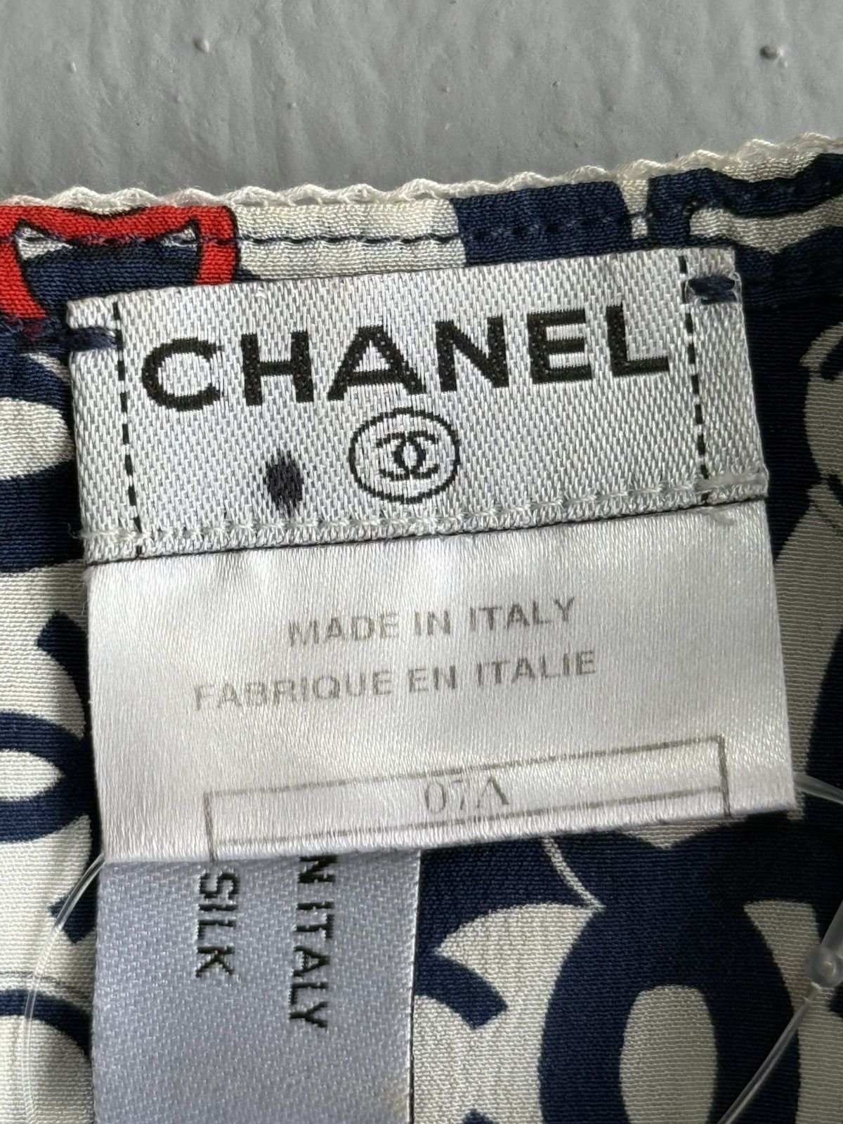 Chanel 2007 Archive Chanel Silk All-Over-Print Blouse Size S / US 4 / IT 40 - 8 Thumbnail