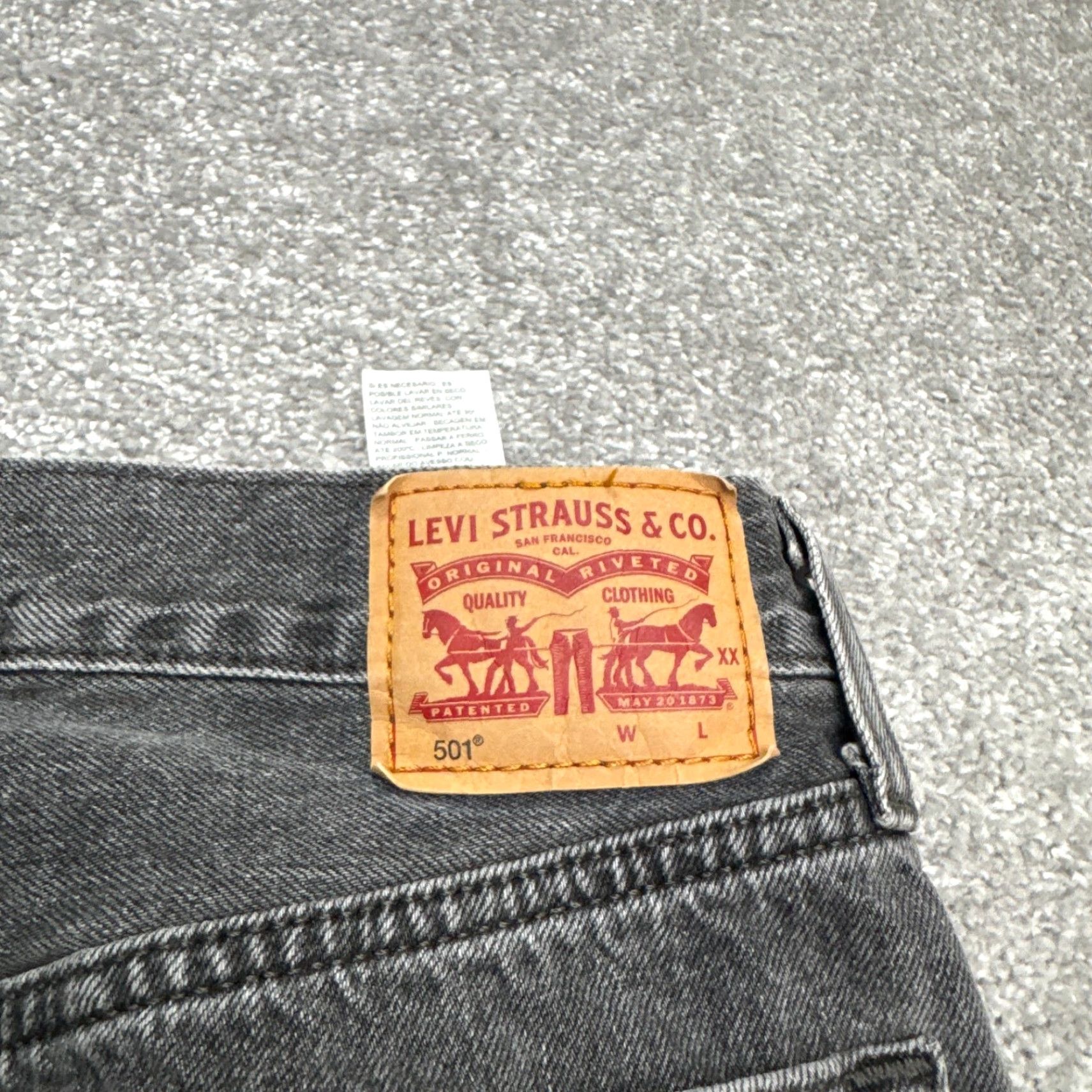 Levi's VINTAGE Levi's 501 Button Fly Denim Jeans Womens 31 Washed Black Straight Cotton Raw Hem Size 24" / US 00 / IT 34 - 5 Thumbnail